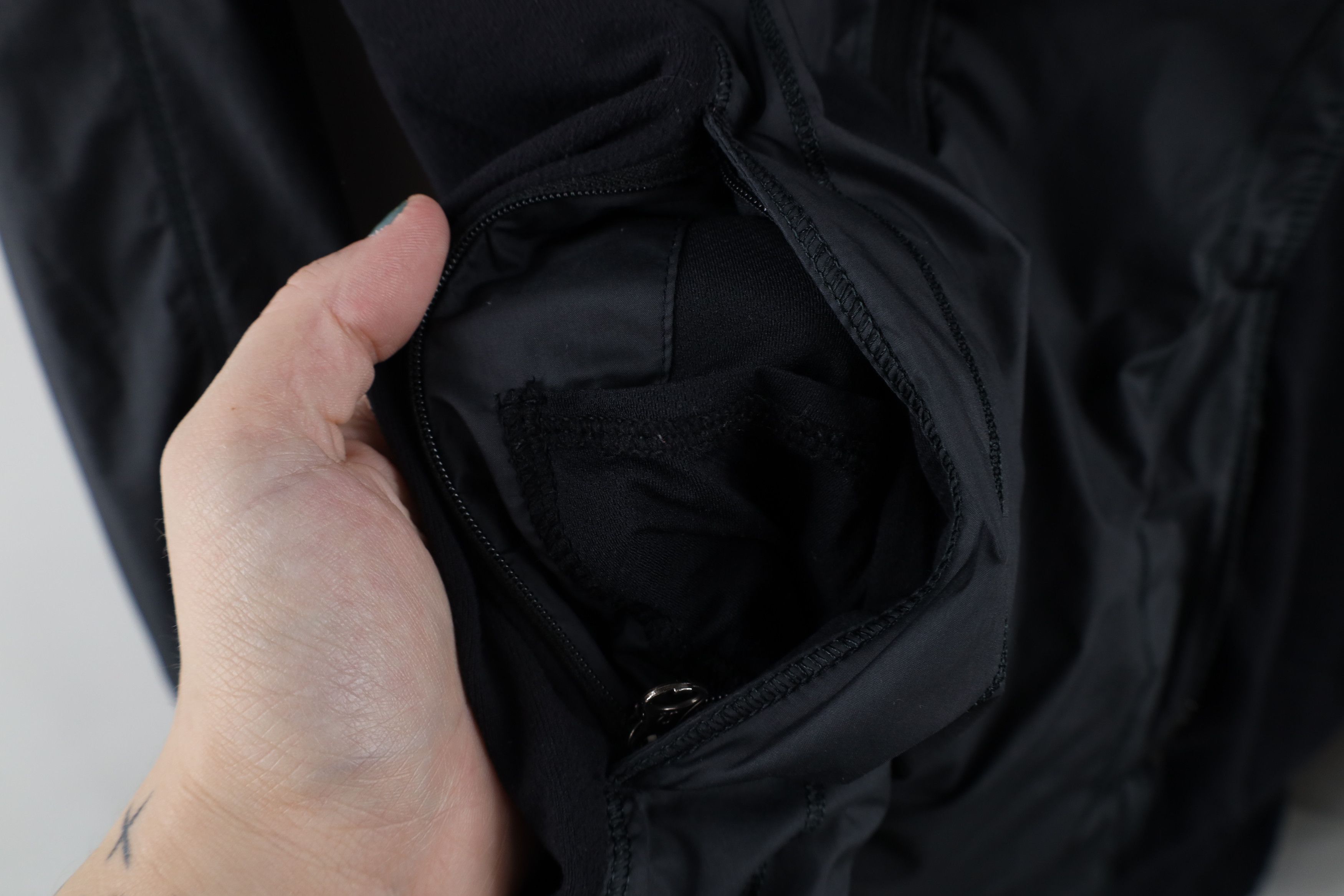 Lululemon × Vintage Lululemon Hooded Full Zip Running Jacket Windbreaker Size M / US 6-8 / IT 42-44 - 5 Thumbnail