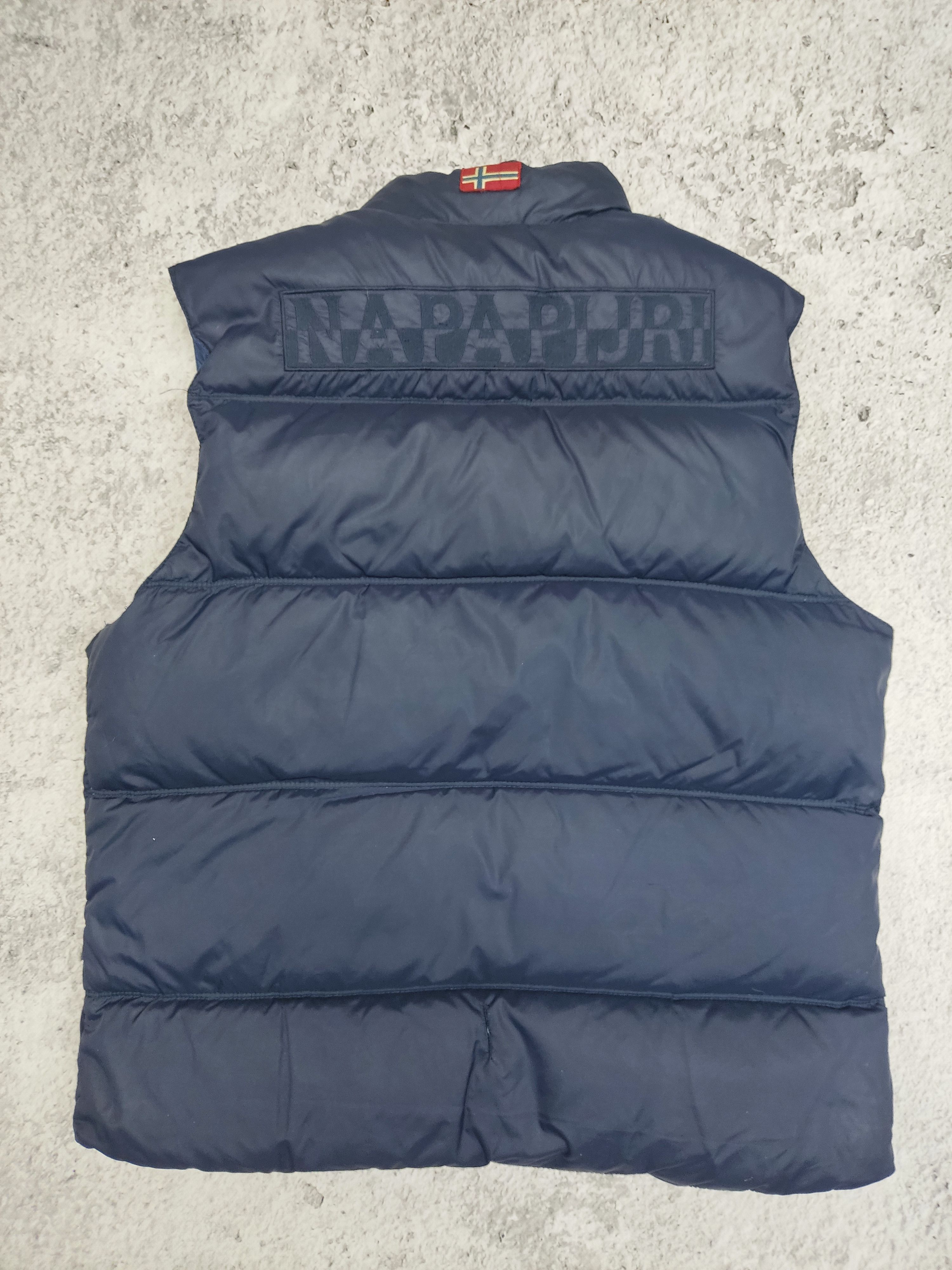 Napapijri vest best sale
