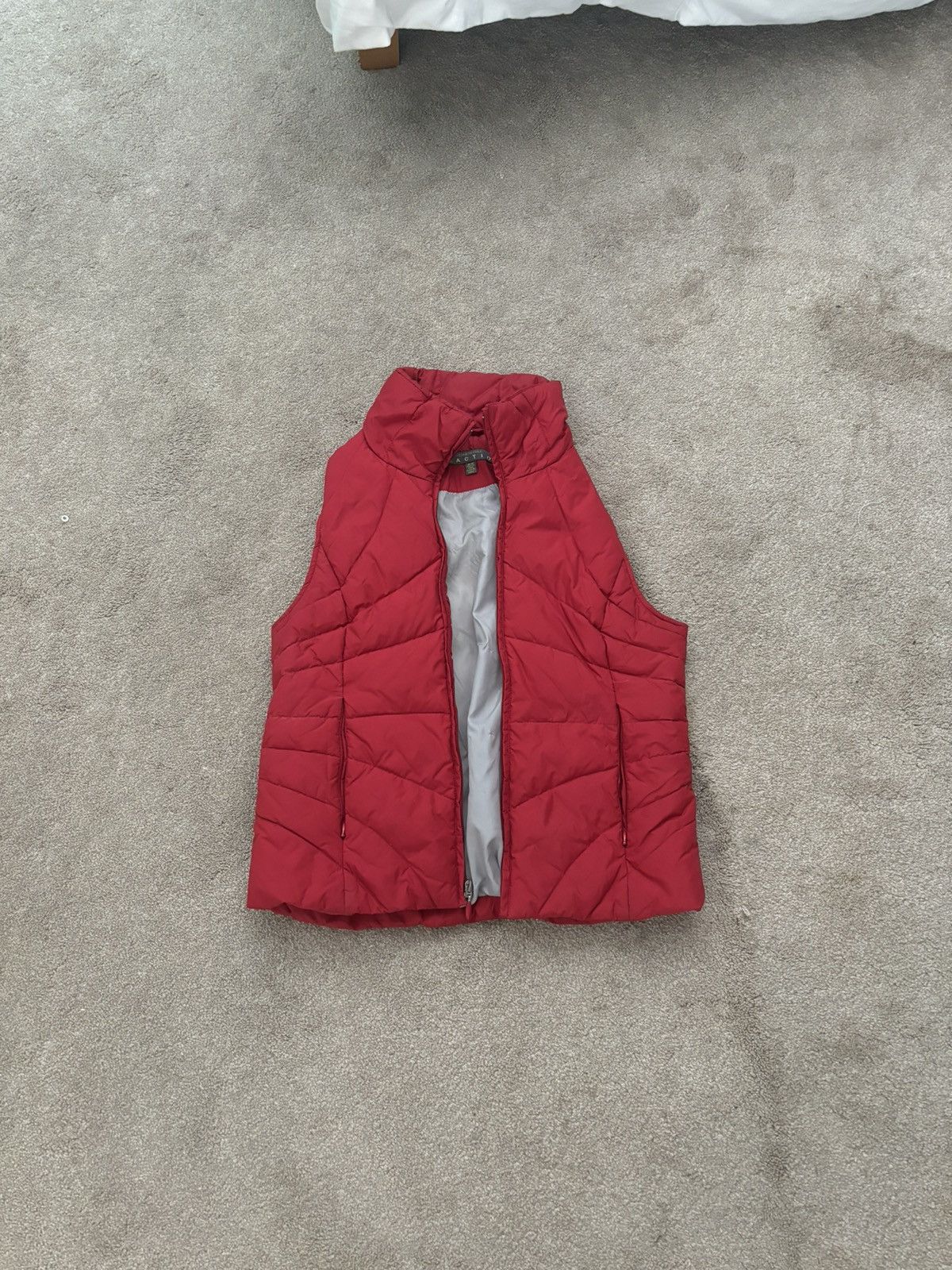 Designer × Kenneth Cole kenneth cole puffer vest RED 🟥 Size US M / EU 48-50 / 2 - 1 Thumbnail