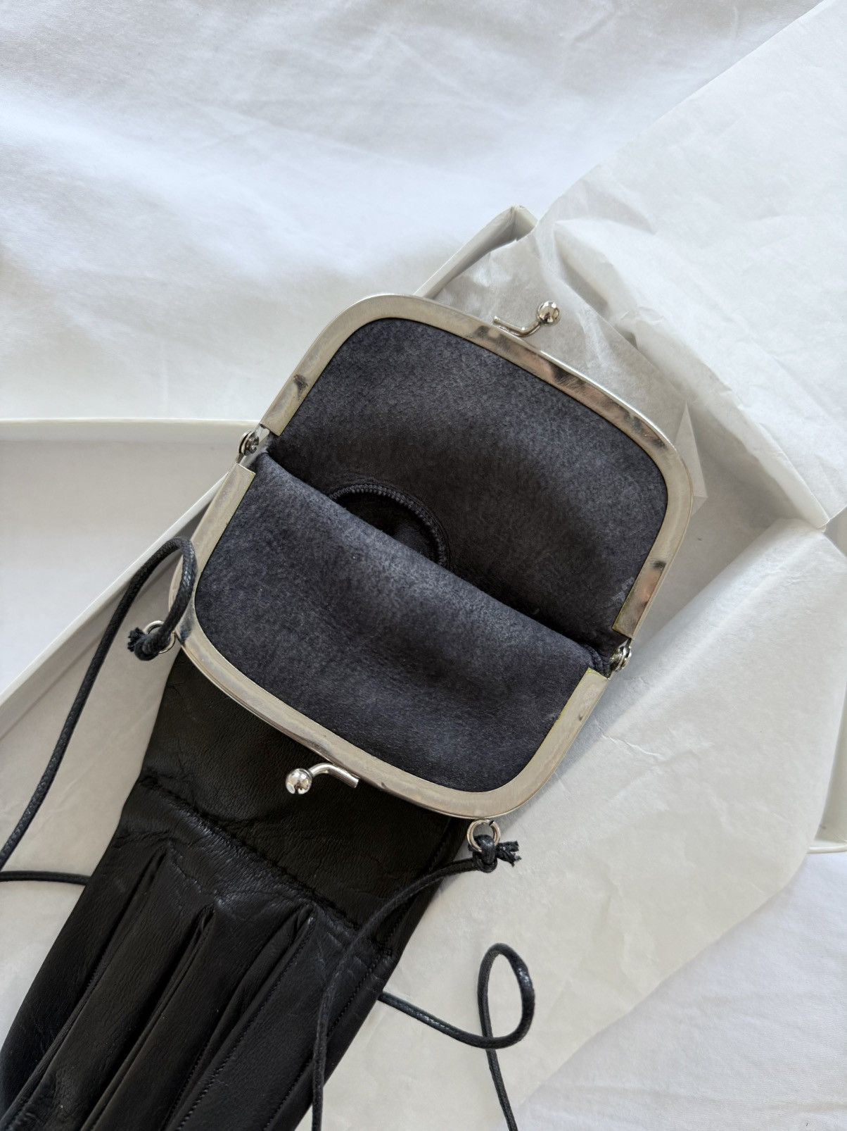 Maison Margiela AW1998 Artisanal Leather Glove Coin Purse Bag Size ONE SIZE - 4 Thumbnail