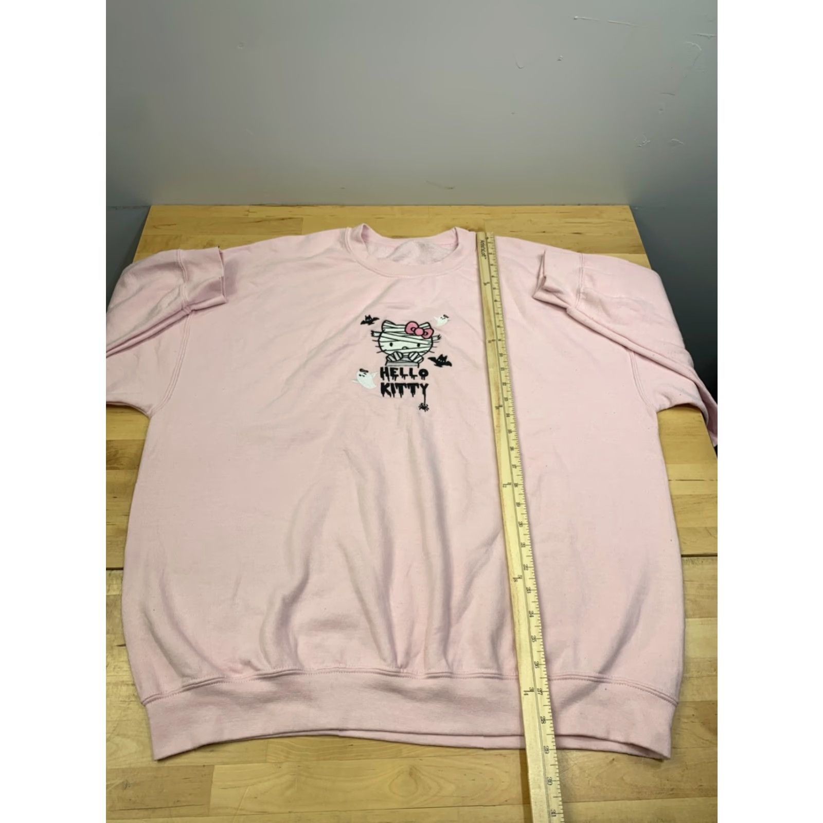 Vintage Hello Kitty Sweatshirt Women 2XL Pink Mummy Halloween Embroidered Pullover 12037 Size XXL / US 16-18 / IT 52-54 - 5 Thumbnail