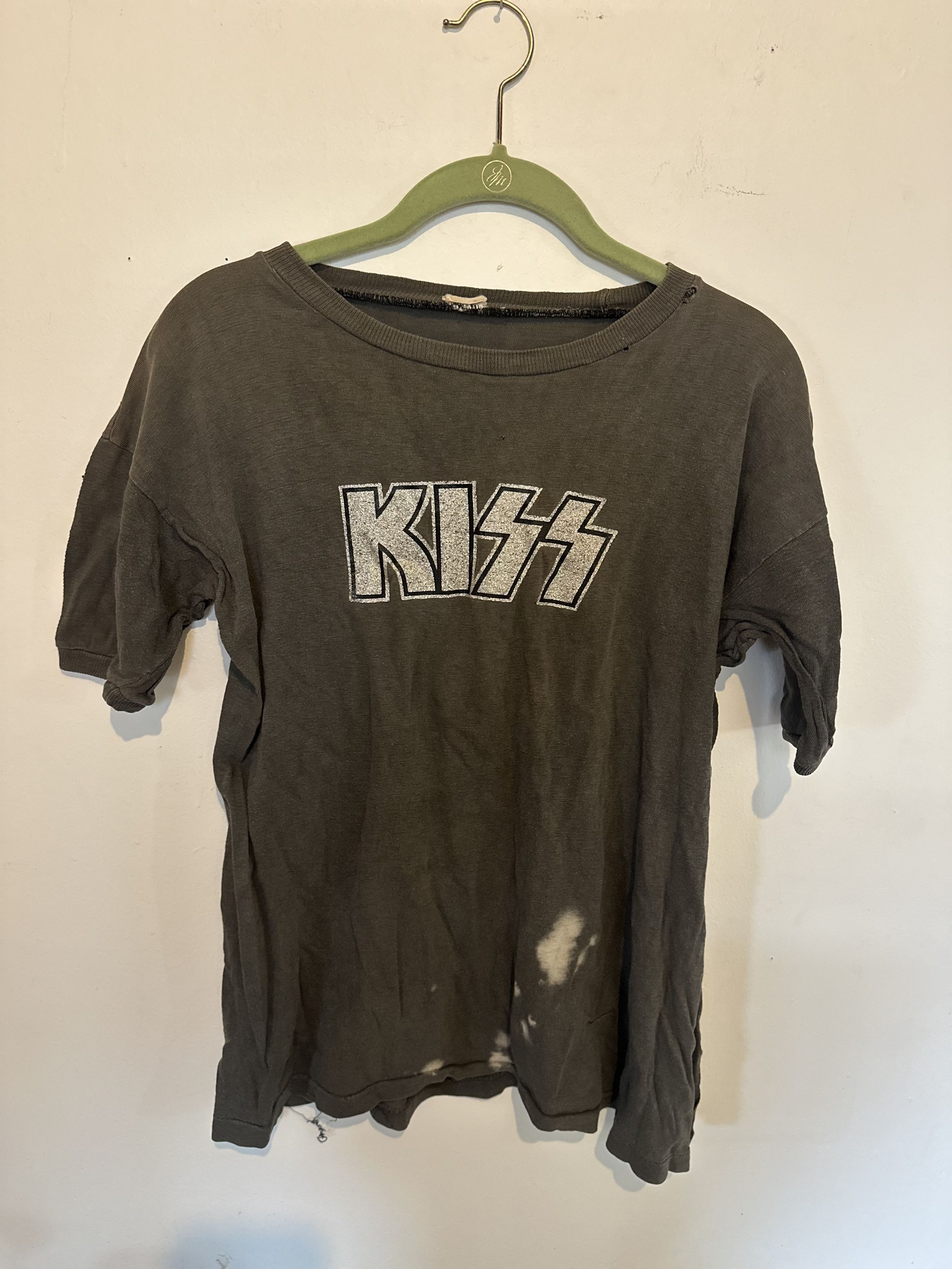 Vintage Vintage washed black 70’s KISS band “logo” t-shirt Size US M / EU 48-50 / 2 - 3 Thumbnail