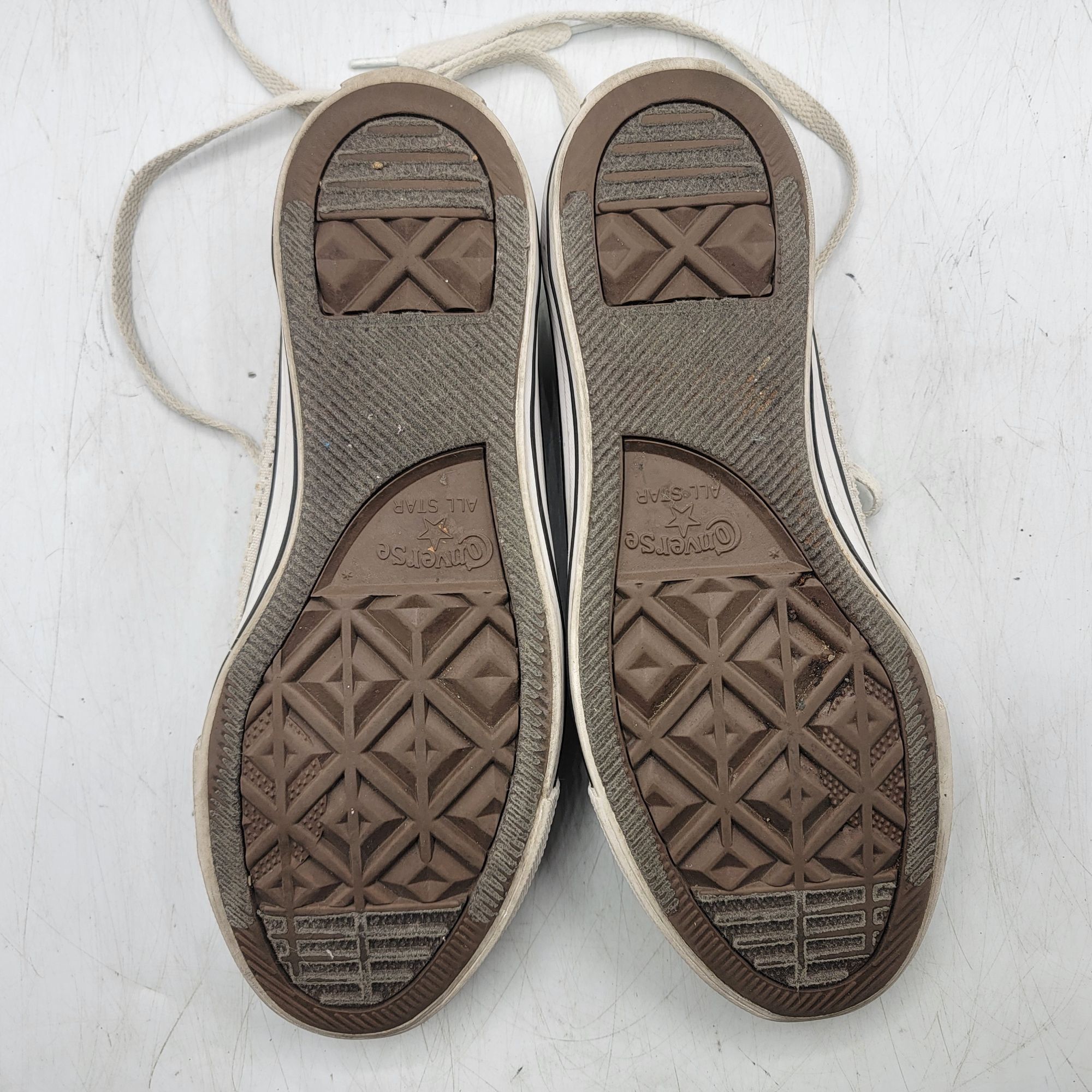 Converse Converse Chuck Taylor All Star Low Top Perforated Womens Siz Size US 7.5 / IT 37.5 - 8 Thumbnail