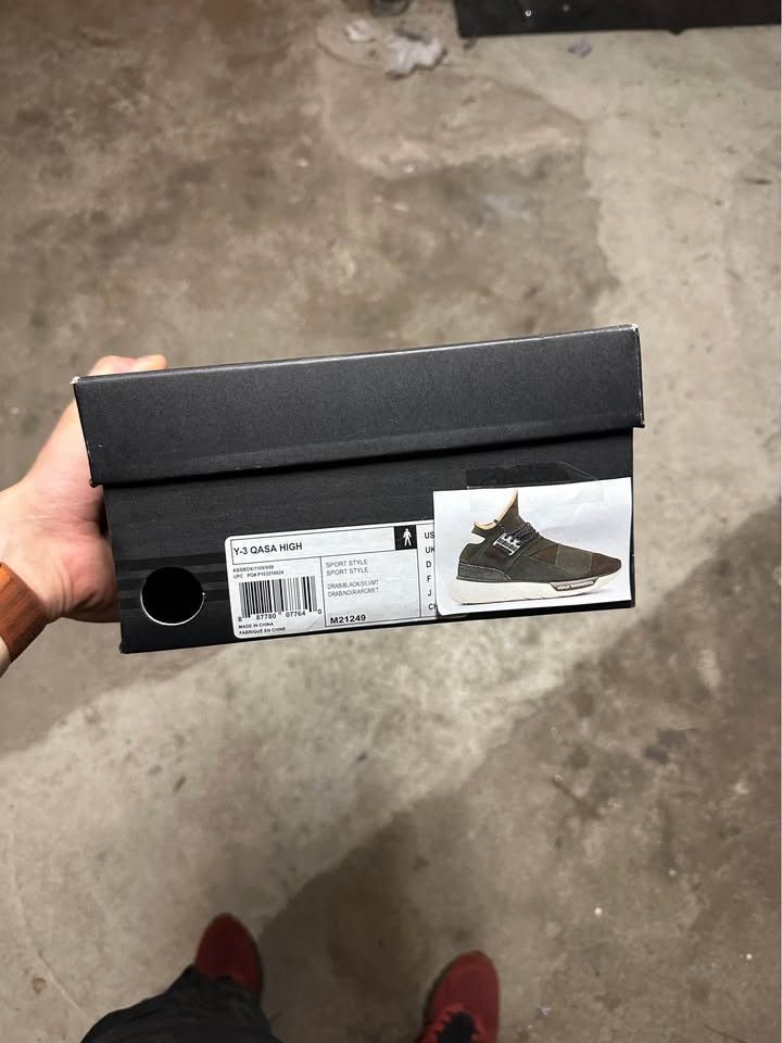 Y-3 Y3 runners in Oliver green Size 10 Size US 10 / EU 43 - 9 Thumbnail