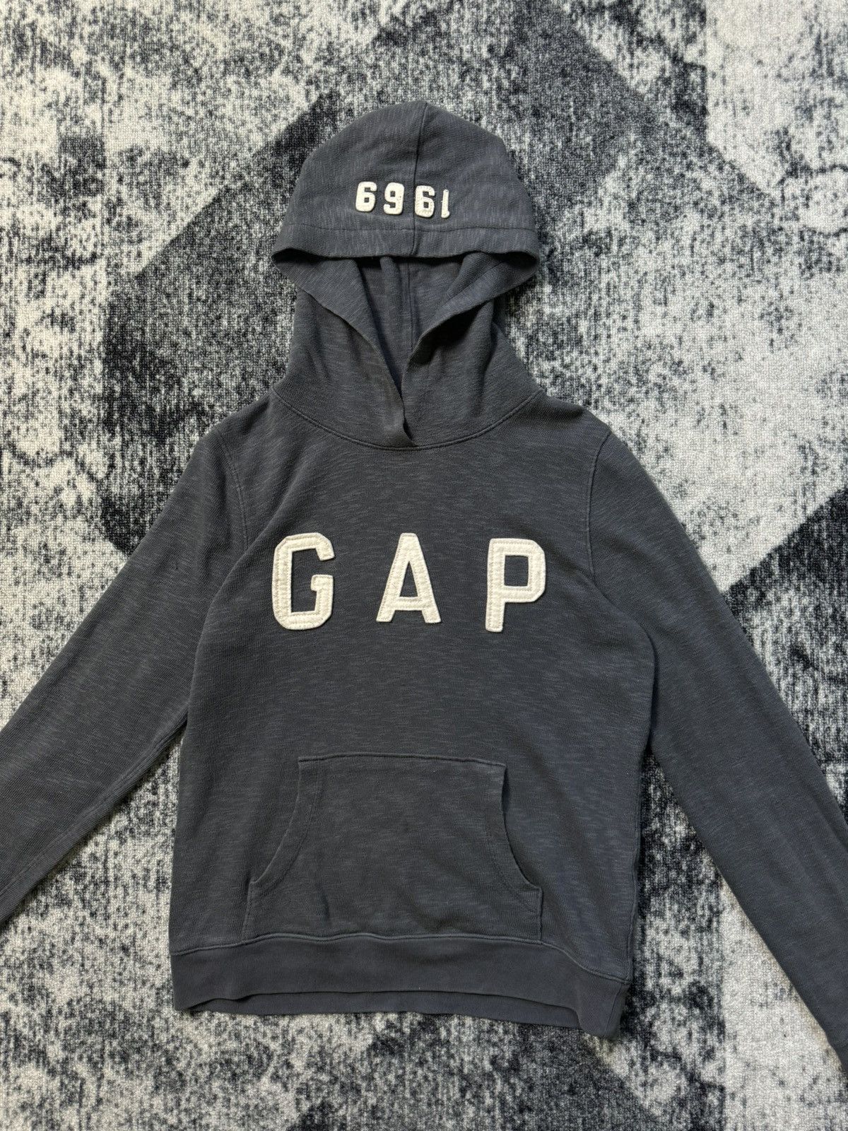 Gap Vintage Gap 1969 Hoodie Big Logo Embroidered Pocket Pullover Size US S / EU 44-46 / 1 - 2 Thumbnail