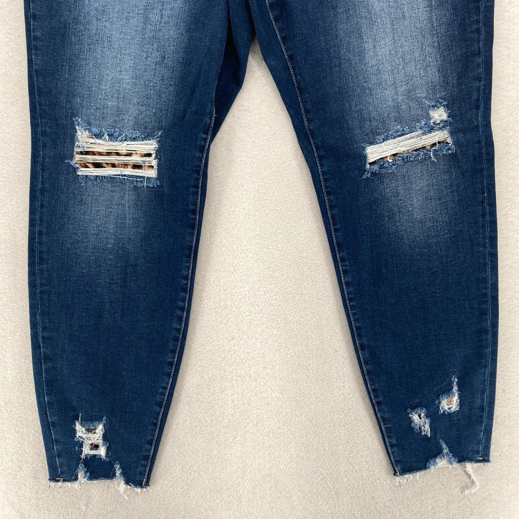 Vintage KanCan Jeans Women's Plus 20 Skinny Dark Leopard Backed Destructed 5-Pocket Denim NWT Blue Dark 29 In Inseam Slim High Rise, NWT Size 42" / US 20 - 3 Thumbnail