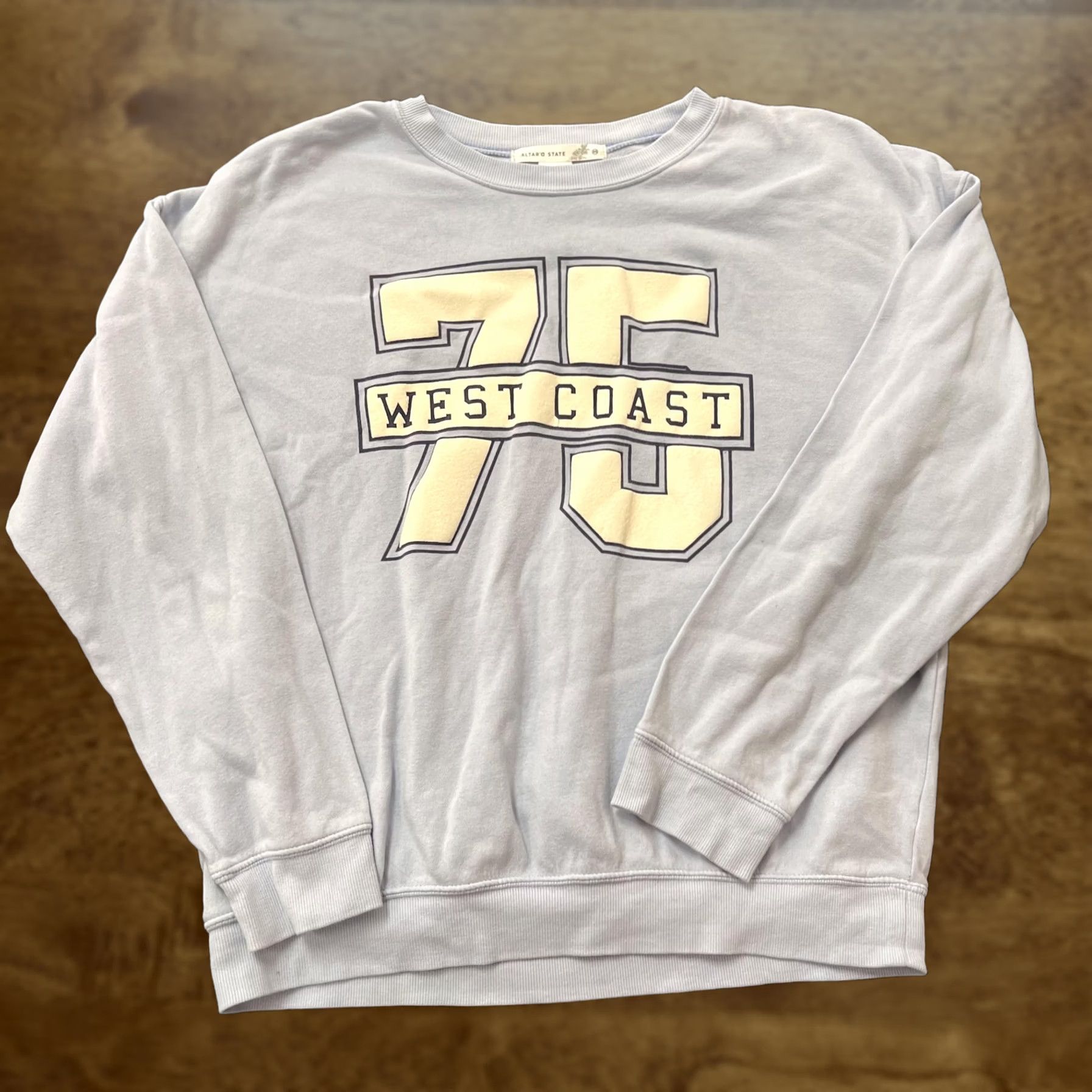 Vintage VINTAGE Altar'd State Sweatshirt Womens XS Blue West Coast 75 Graphic Crewneck Pullover Size XS / US 0-2 / IT 36-38 - 1 Thumbnail