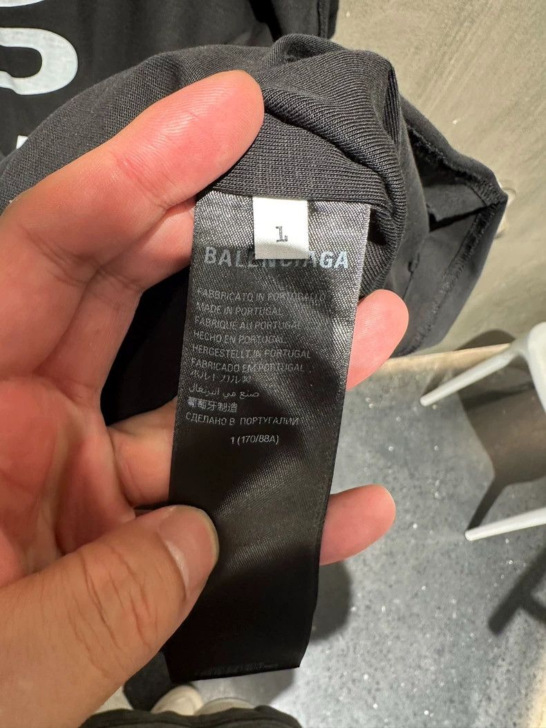 Other Balenciaga Black AI Generated Destroy Short Sleeve Size US S / EU 44-46 / 1 - 5 Thumbnail
