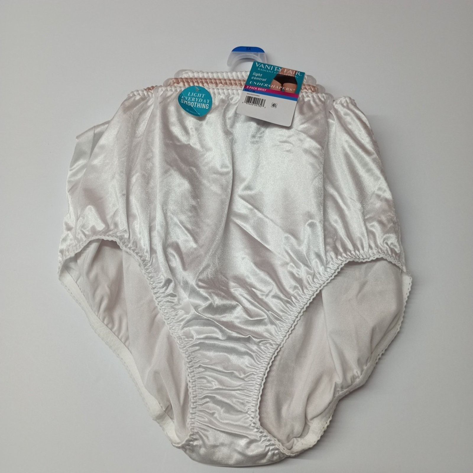 Other Vanity Fair Light Control Undershapers 3 Pack Brief 5XL/12 Size ONE SIZE - 1 Thumbnail