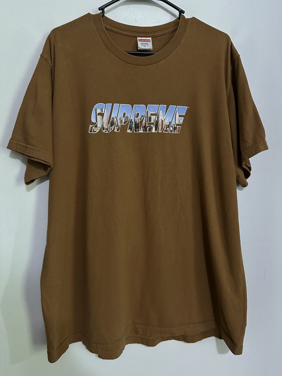 Supreme Supreme Gotham Tee Size US XL / EU 56 / 4 - 1 Thumbnail