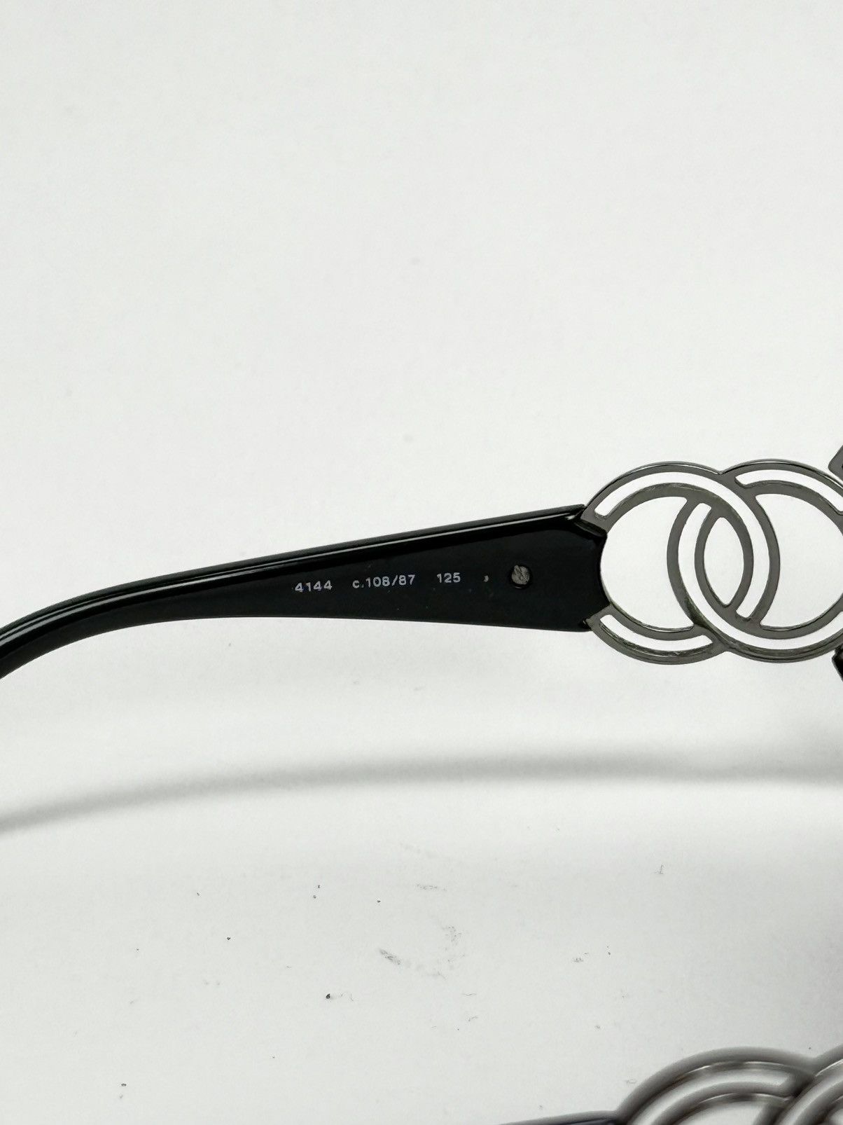 Chanel Y2K CHANEL LOGO BLACK SUNGLASSES Size ONE SIZE - 5 Thumbnail