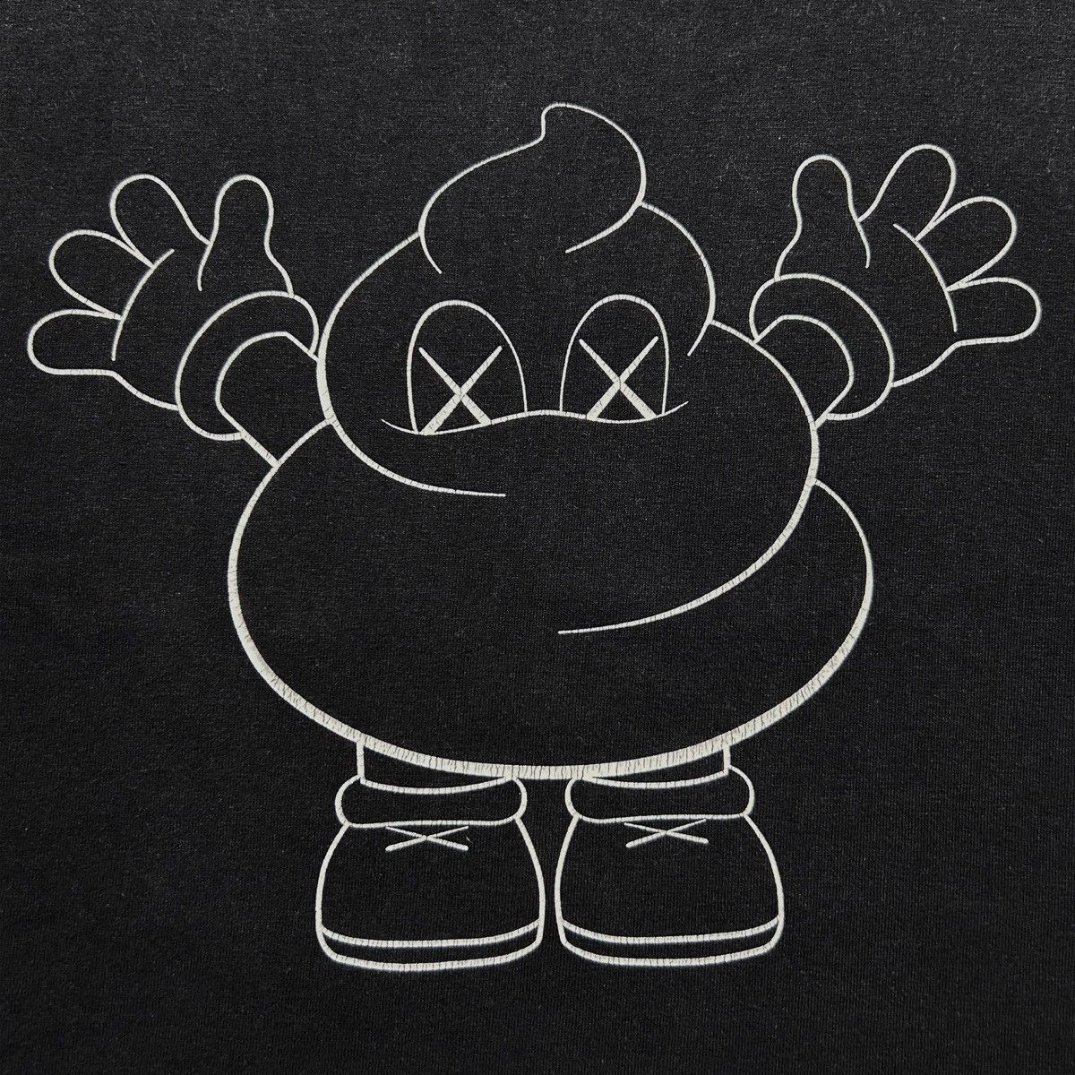 Bape × Kaws Bape Kaws Warm Regards Tee Size US M / EU 48-50 / 2 - 2 Thumbnail