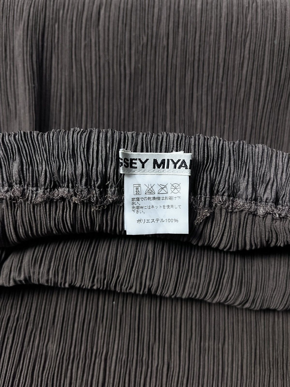 1990s Issey Miyake Pleated Maxi Skirt in Brown, Women's (Size 30) — image 4 of 5