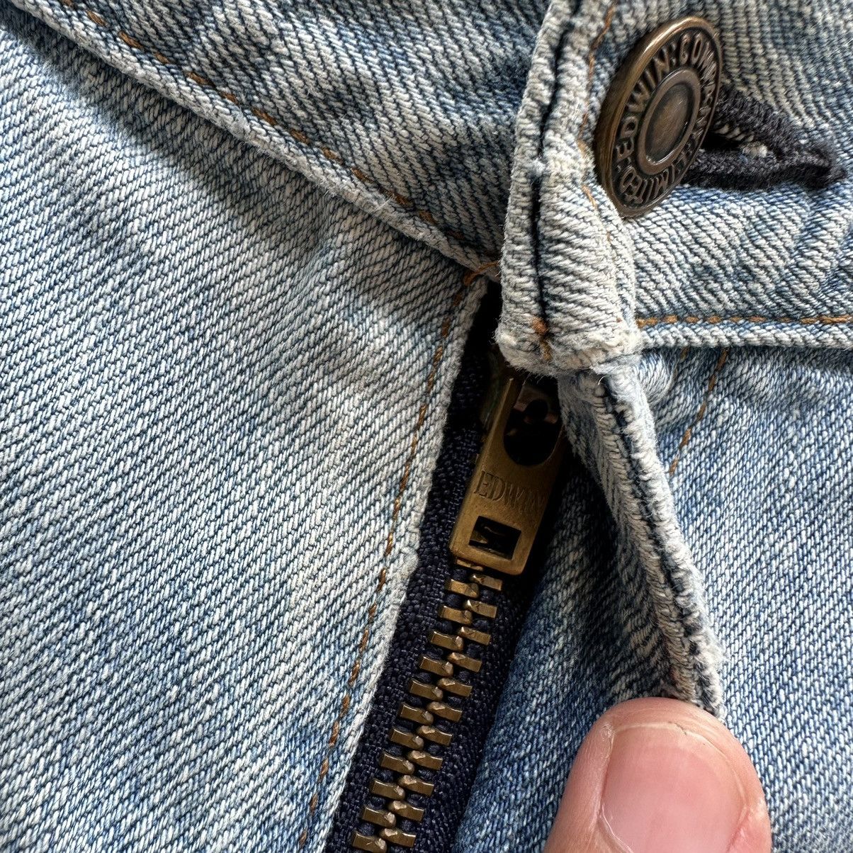 Japanese Brand Vintage Edwin Lightwash Distressed Faded Denim Jean Pant W31 Size US 31 - 7 Thumbnail