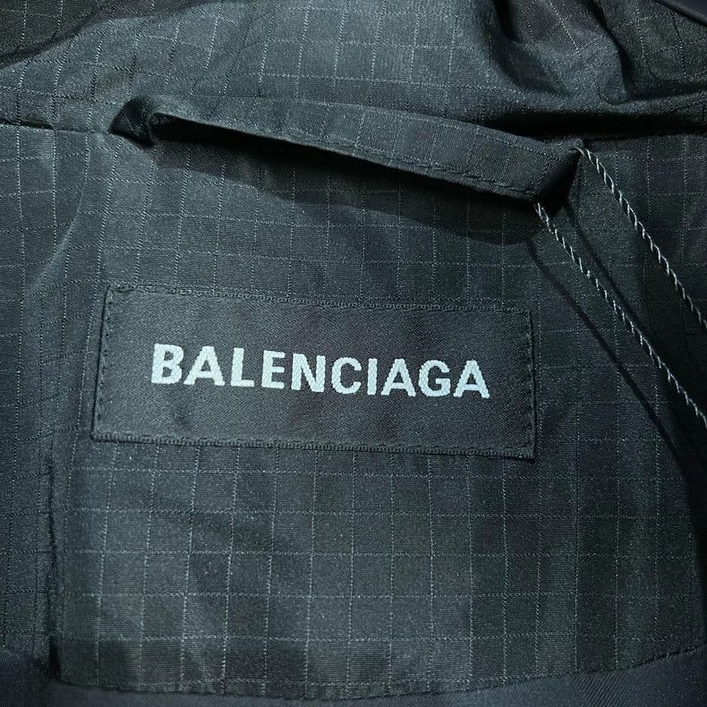 Balenciaga Balenciaga Letter Logo Printed Cocoon Puffer Jacket Size US S / EU 44-46 / 1 - 3 Thumbnail