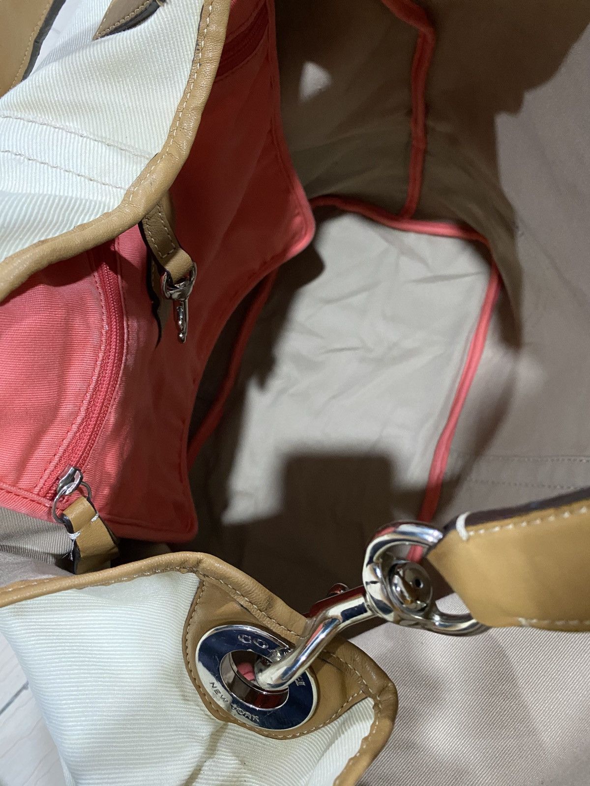 Coach Coach Hadley Variegated Striped Duffle Bag Size ONE SIZE - 12 Thumbnail