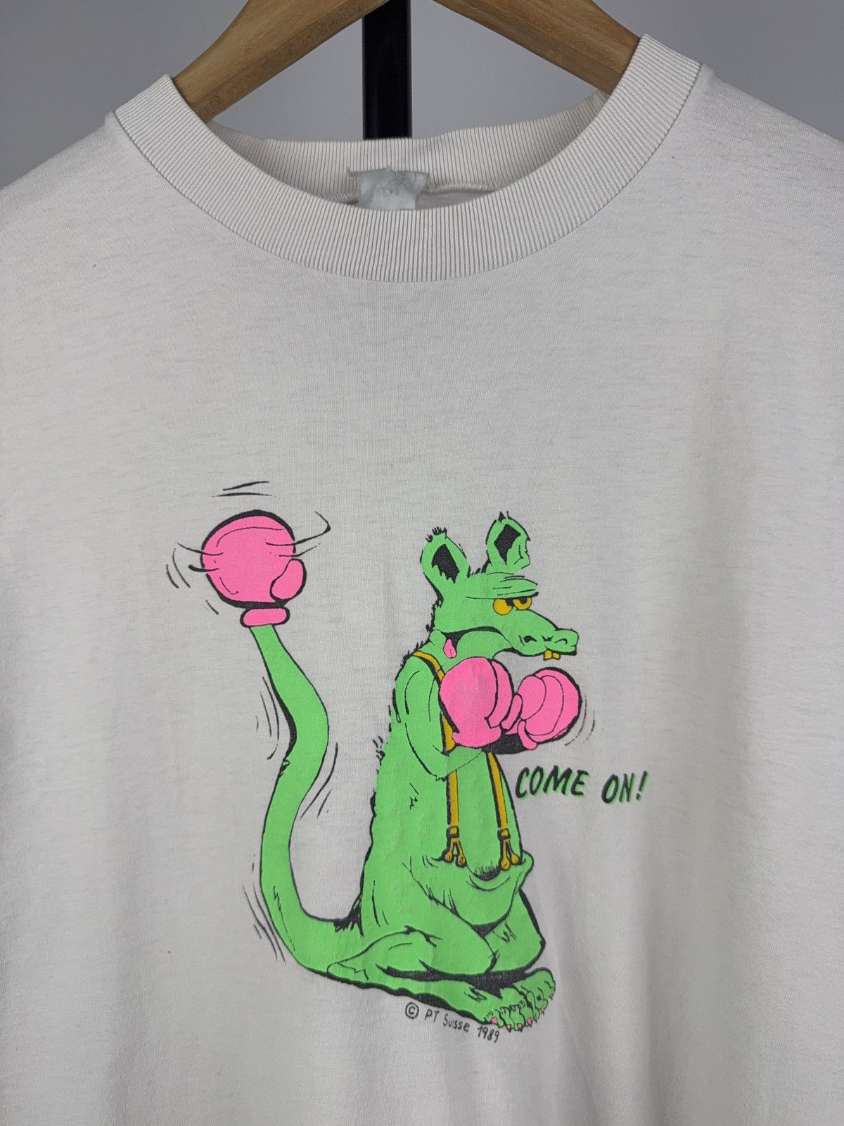 Vintage Funny / Humor 1989 Boxing Kangaroo Graphic Art Tee Shirt Size US M / EU 48-50 / 2 - 3 Thumbnail