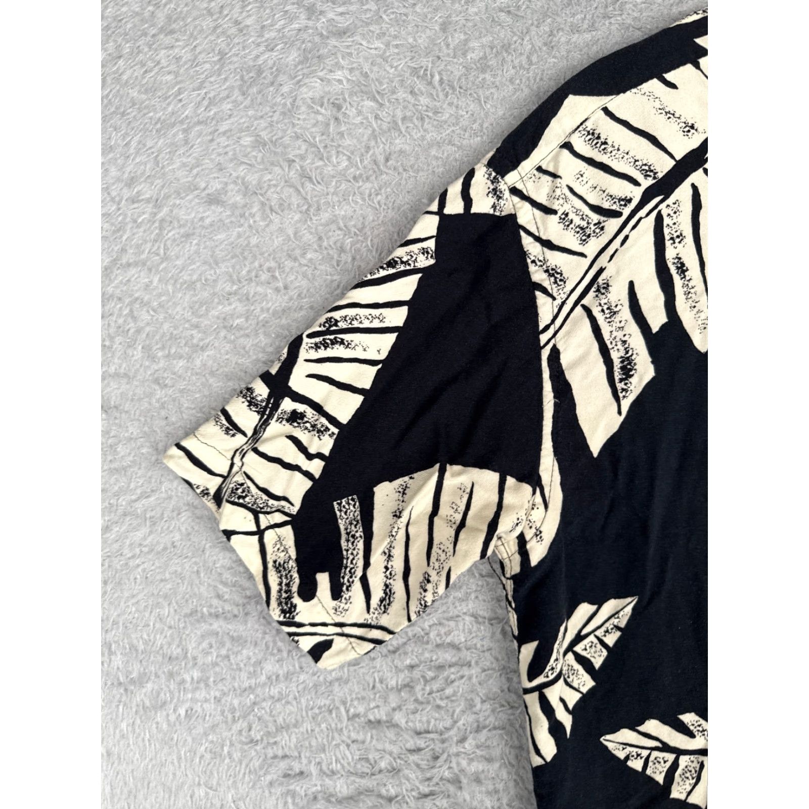 Vintage Hawaiian Shirt Men Small Black Ivory Floral Palm Leaf Cotton Button Up READ Size US S / EU 44-46 / 1 - 3 Thumbnail