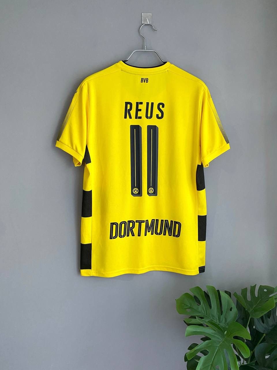 Puma FC Borussia Dortmund 2017/18 Home Soccer Jersey #11 REUS, M Size US M / EU 48-50 / 2 - 2 Thumbnail