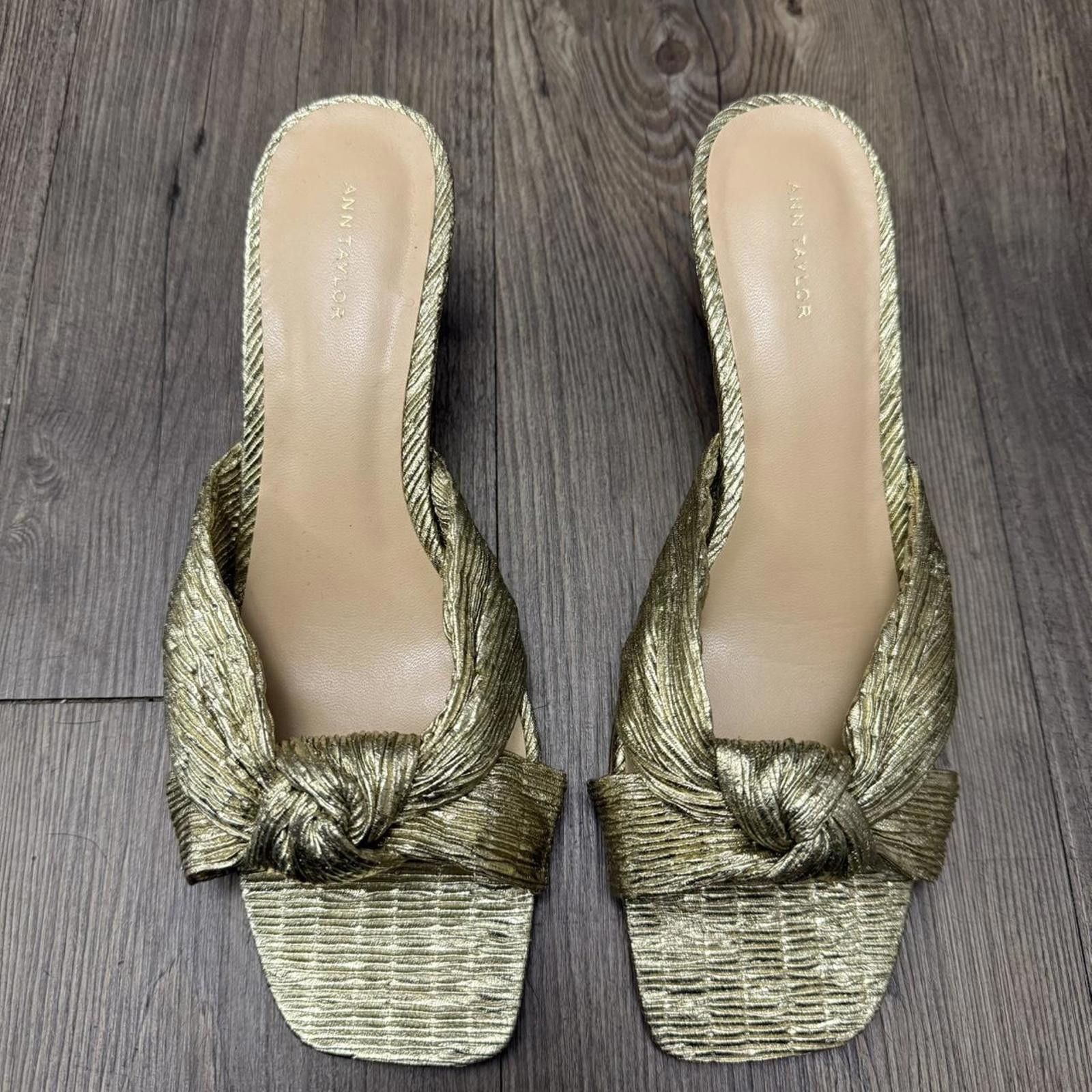 Ann Taylor Ann Taylor Glamour Coquette Y2K Gold Metallic Kitten Heel Size US 8.5 / IT 38.5 - 2 Thumbnail