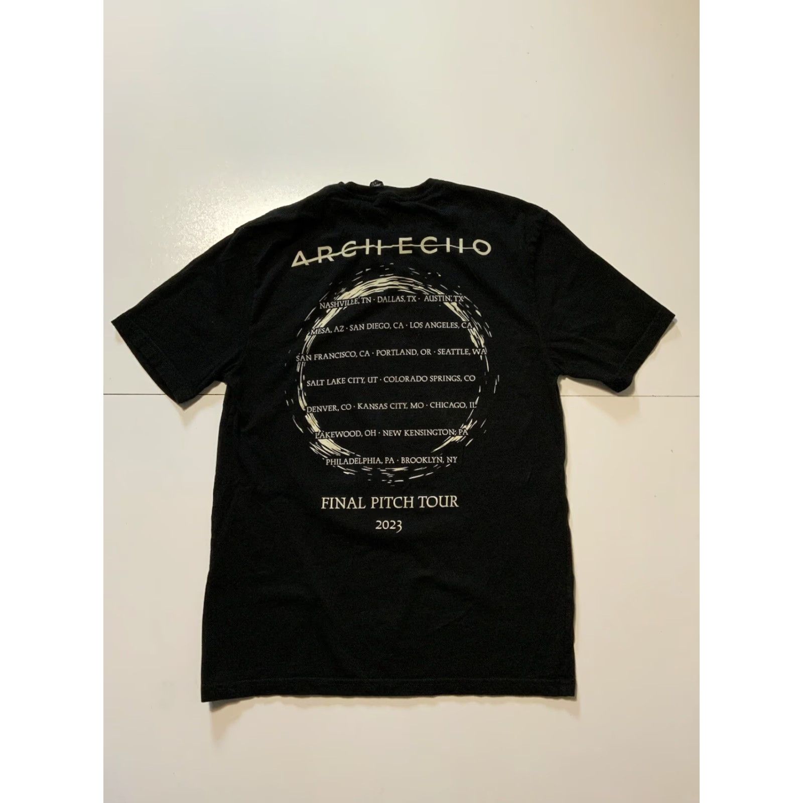 Vintage VINTAGE Arch Echo Final Pitch 2023 Progressive Metal Rock Band Merch Graphic T-Shirt SM Size US S / EU 44-46 / 1 - 2 Thumbnail