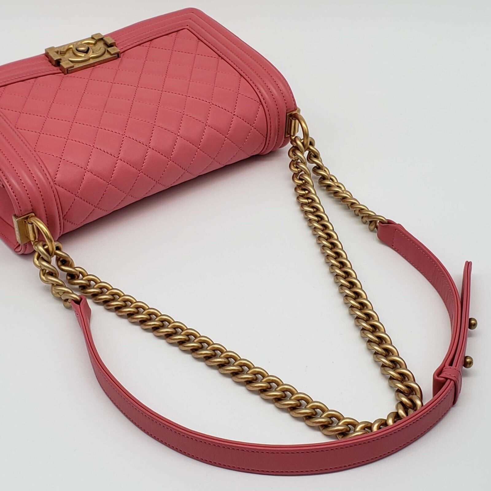 Chanel 100% Authentic CHANEL Boy Leather Shoulder Bag 2700-080524 Size ONE SIZE - 6 Thumbnail