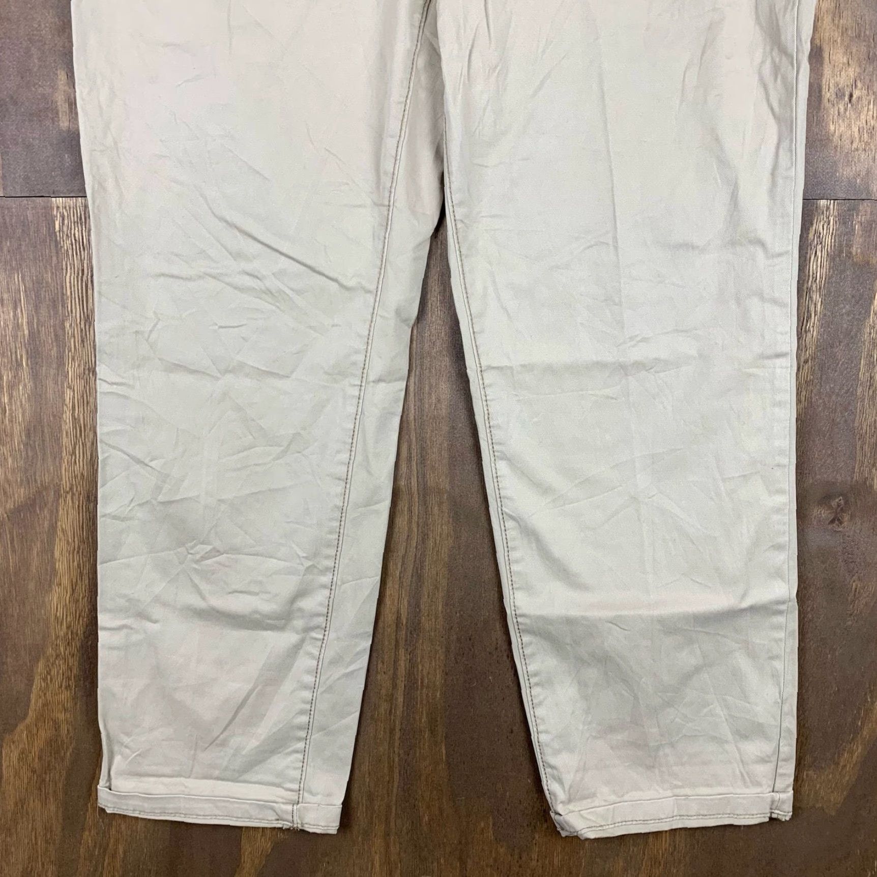 Vintage VINTAGE a.n.a Womens Pants Tan Chino Crop Capris Mid Rise Stretch 8 Casual Workwear Size 34" / US 12 / IT 48 - 3 Thumbnail