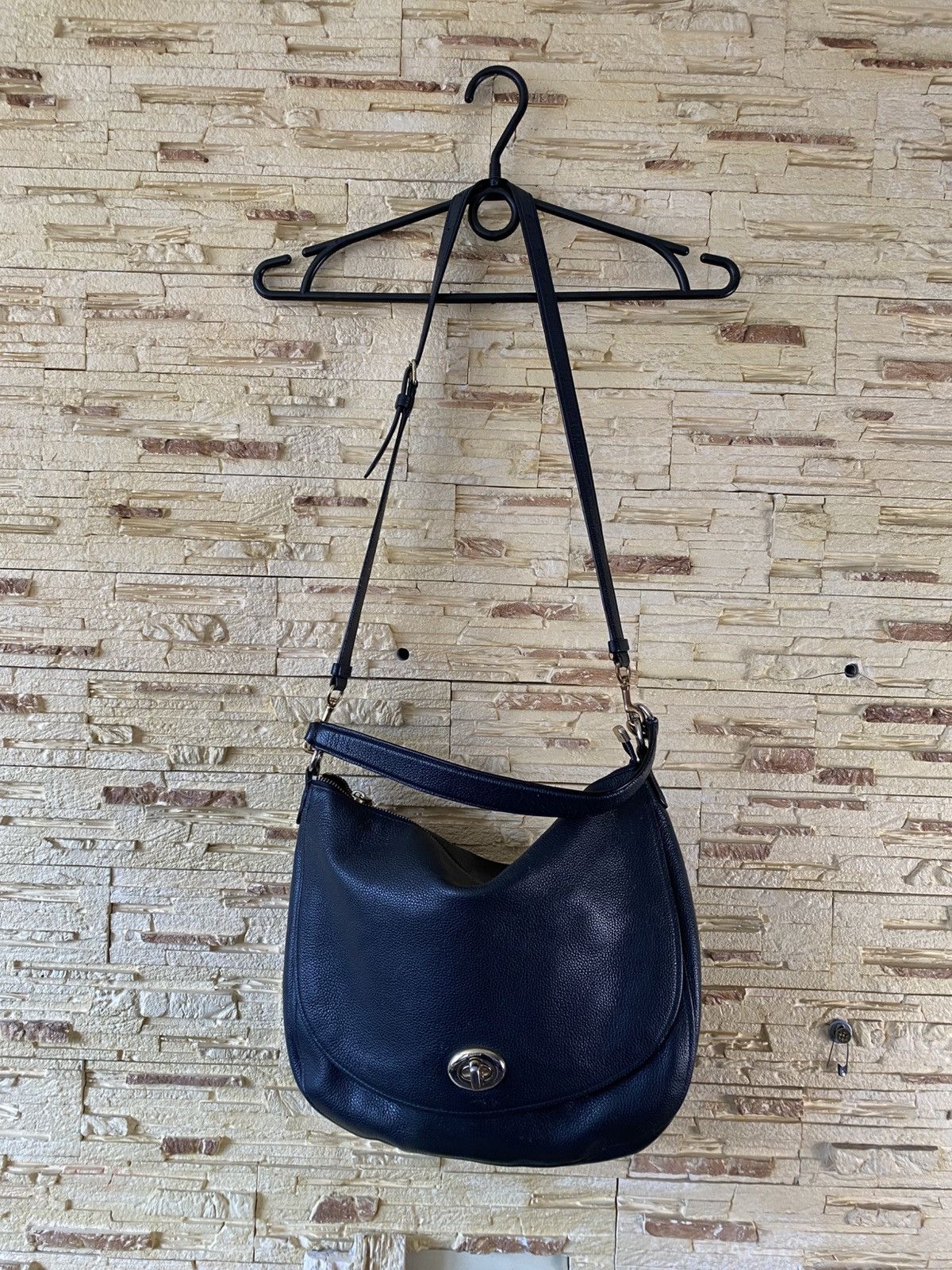 Coach Coach Navy Leather Shoulder Crossbody Golden Logo Bag Size ONE SIZE - 3 Thumbnail