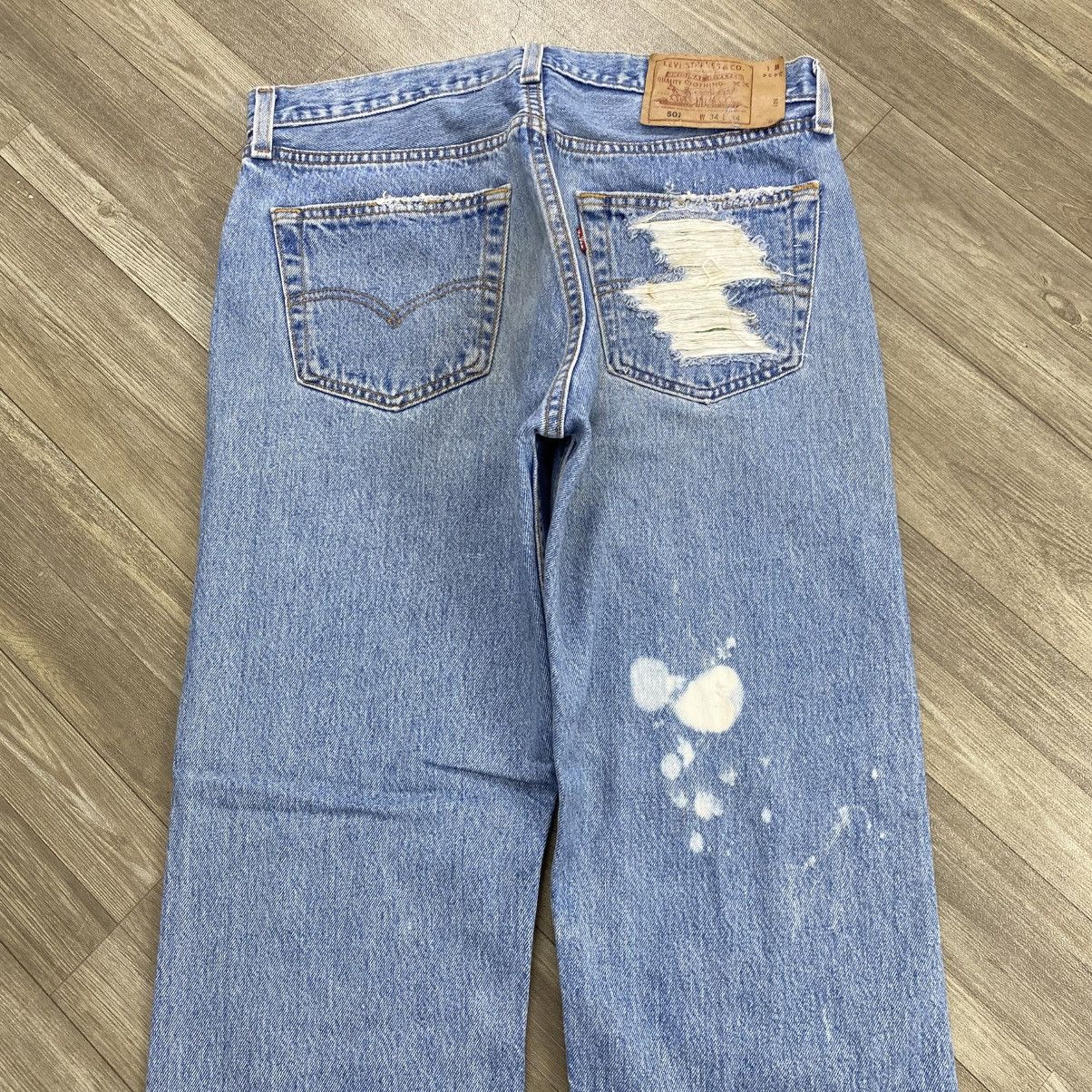Levi's Vintage Clothing 1990s Vintage Levis 501 USA Sample Distressed Faded Jeans Size US 33 - 19 Thumbnail