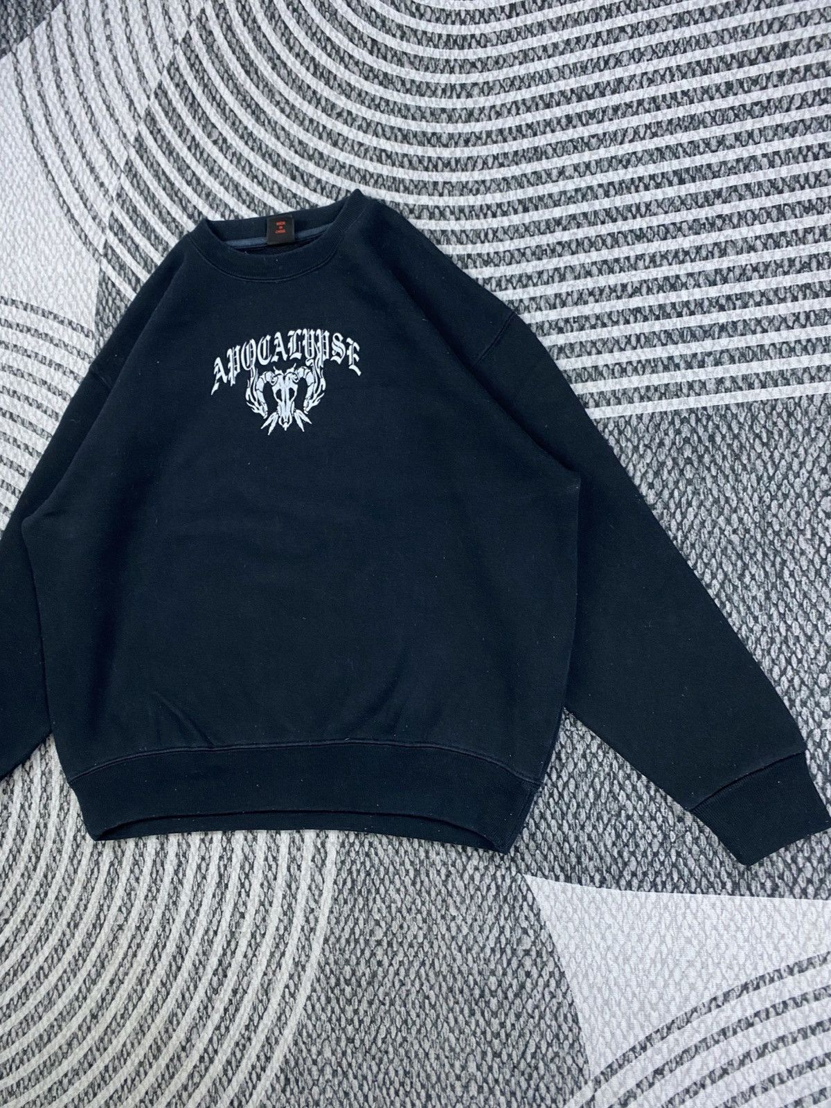Japanese Brand Vintage Japanese Fashion Back Hit Print Sweatshirt Size US XL / EU 56 / 4 - 4 Thumbnail