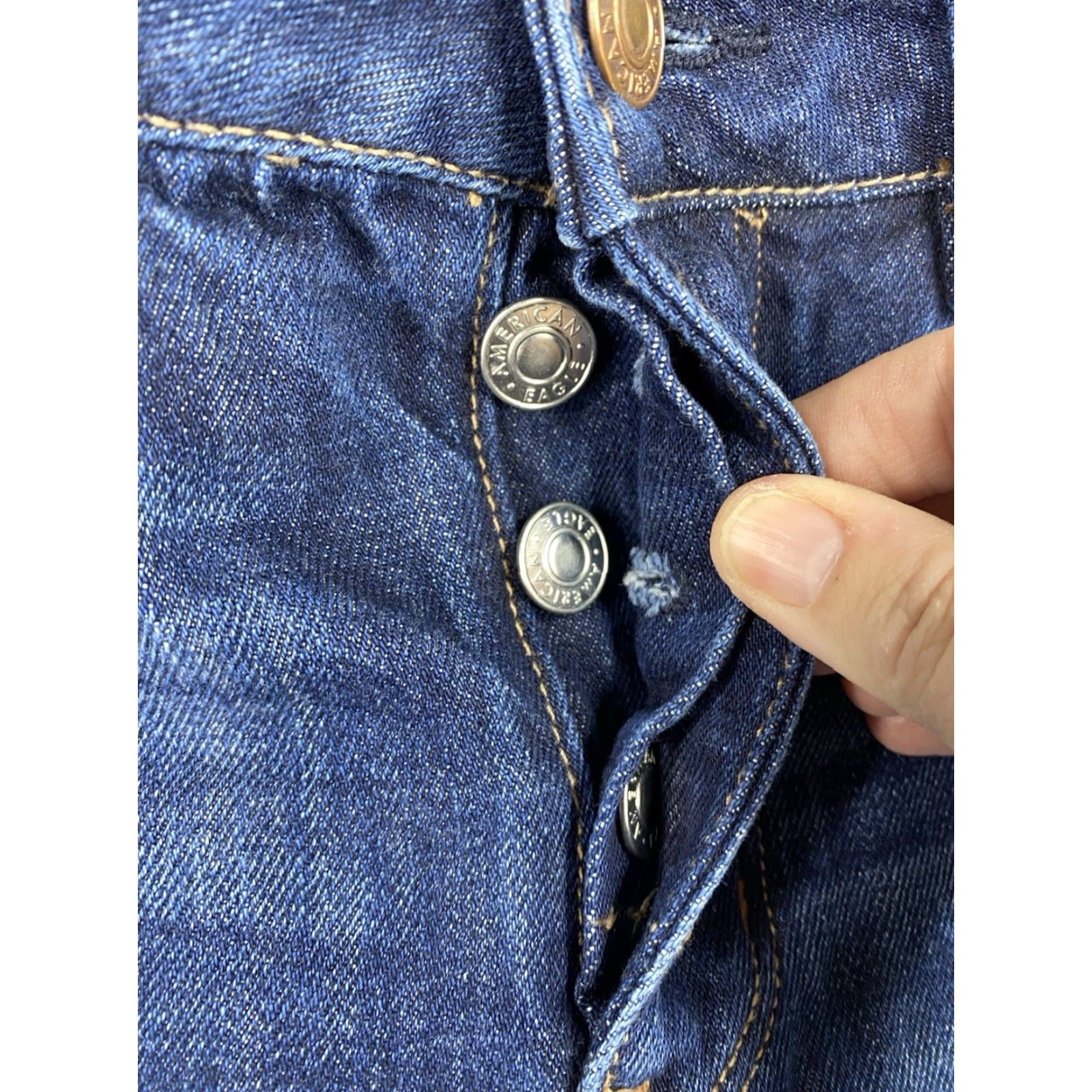 American Eagle Outfitters American Eagle Jeans Womens Capri 4R Blue Distressed Cut Off Tomgirl Button Fly Size 27" / US 4 / IT 40 - 3 Thumbnail