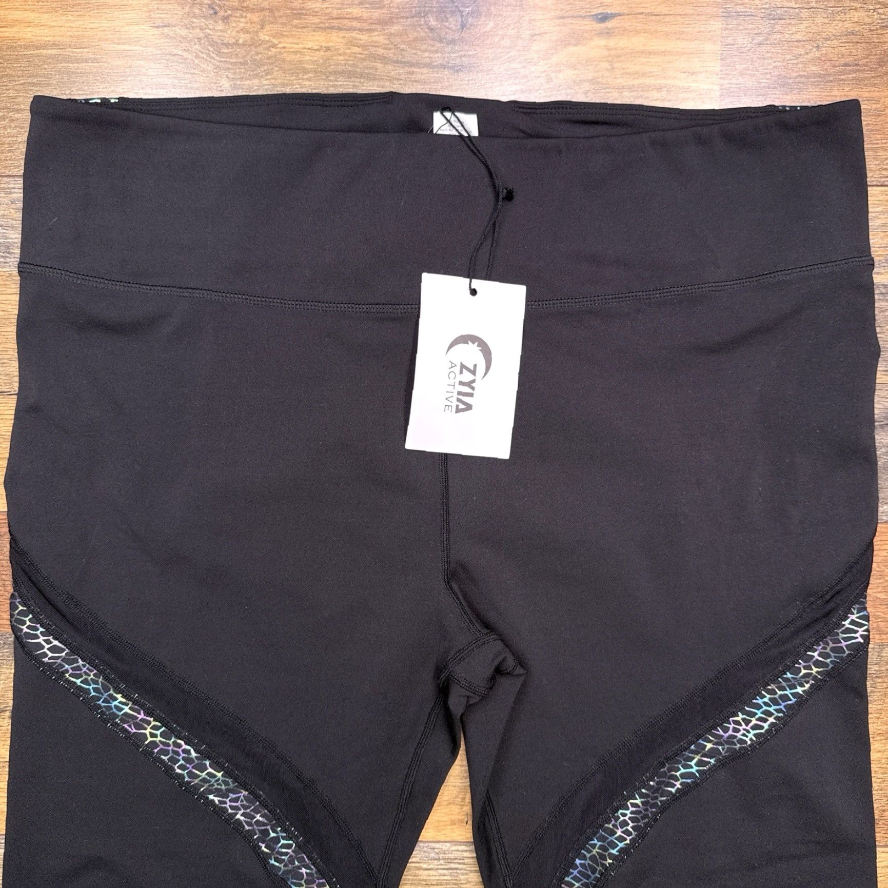 Vintage Zyia Active Leggings Women's 20 Black Reflective Serpent 28 Inch Hi Rise Skinny Inseam 26.5 in Activewear Yoga Gym & Training Size 42" / US 20 - 3 Thumbnail