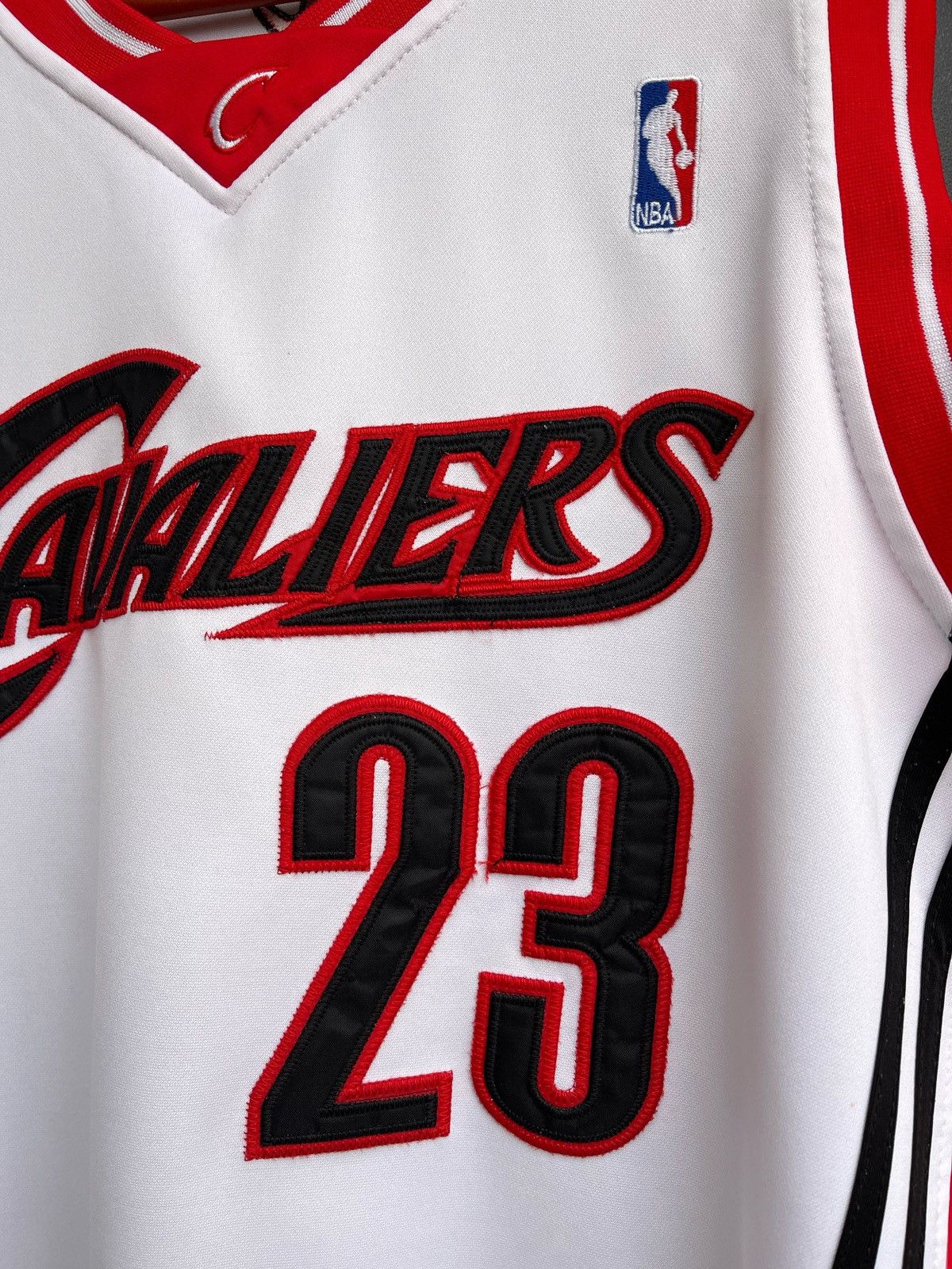 NBA LeBron James 23 Cleveland Cavaliers Hardwood Classics Jersey Size US XL / EU 56 / 4 - 6 Thumbnail