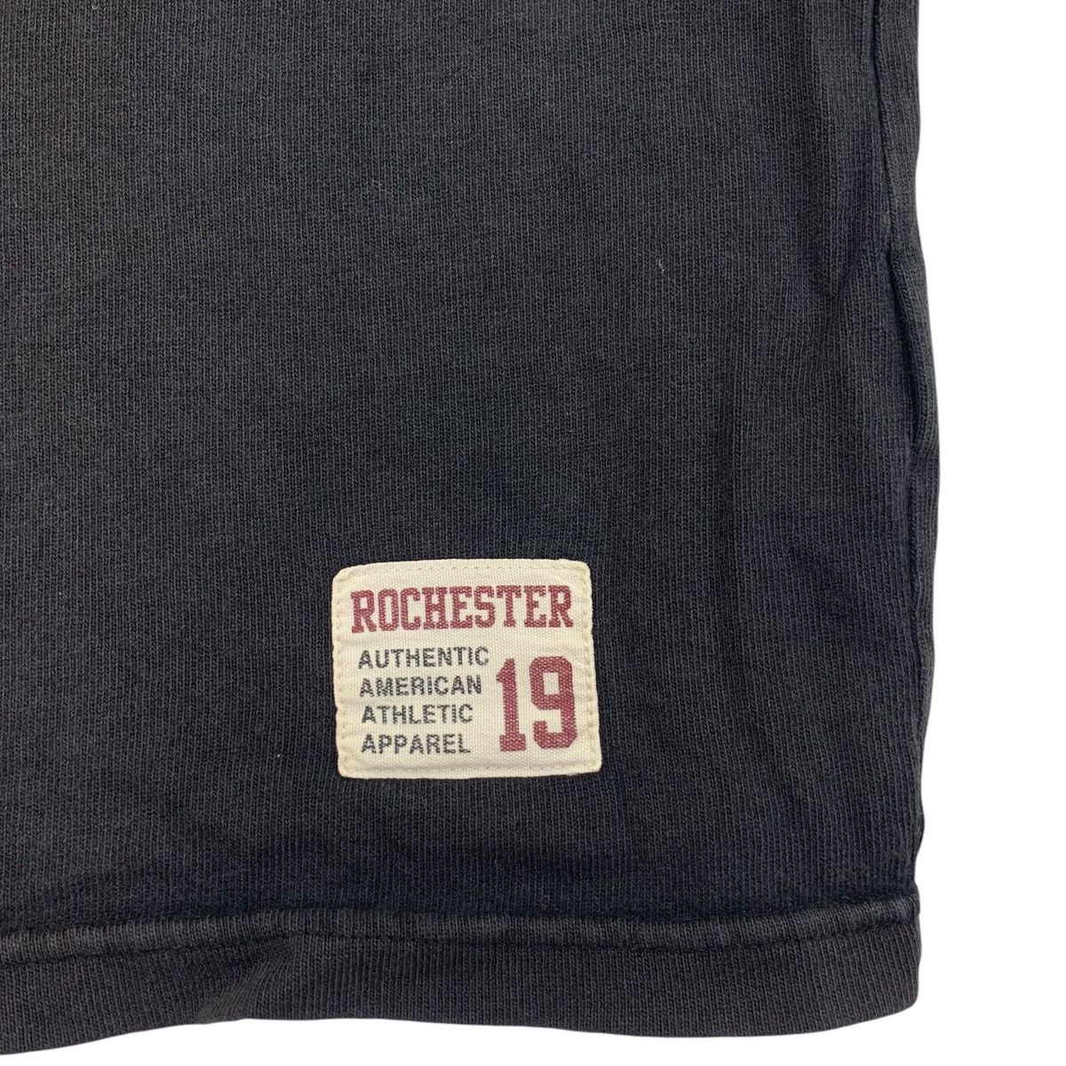 Champion Vintage CHAMPION MOELLER Natural Sun Faded Tee Shirt Top Size US M / EU 48-50 / 2 - 4 Thumbnail