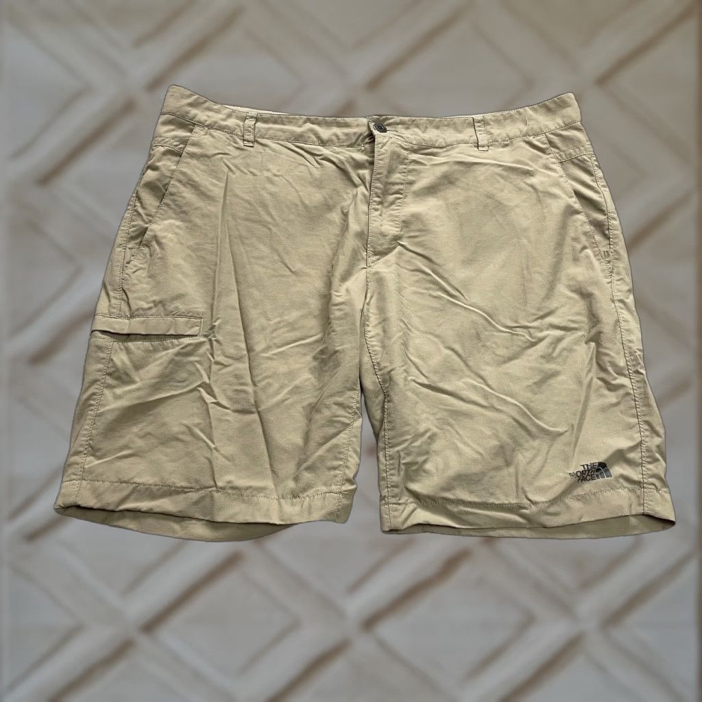 The North Face VINTAGE? No. The North Face Chino Shorts Mens 40 Brown Flat Front Nylon Active Outdoor Golf Size US 40 / EU 56 - 1 Thumbnail
