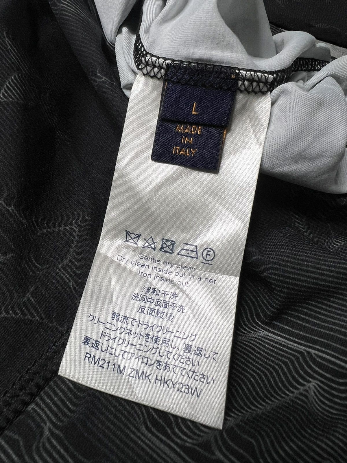 Louis Vuitton × Virgil Abloh Louis Vuitton 2054 Technical Half zip L/S Mono Size US L / EU 52-54 / 3 - 11 Thumbnail