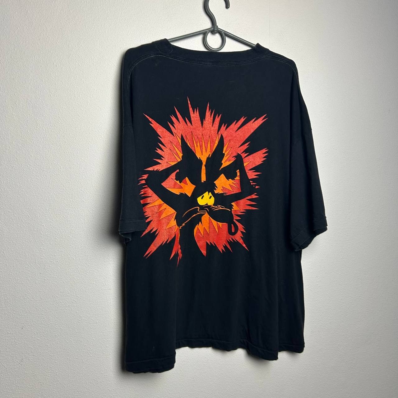 Warner Bros Vintage Looney Tunes Warner Bros 1992 big logo cartoon tee Size US L / EU 52-54 / 3 - 11 Thumbnail