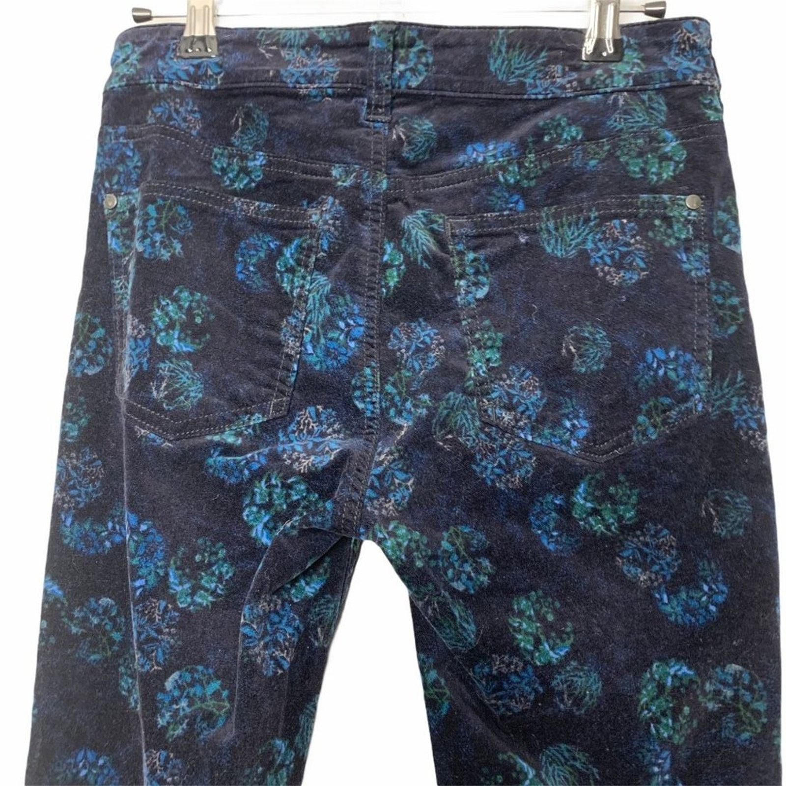Anthropologie Anthro Pilcro Letterprs Script 25 P Navy Floral Velvet Pants Size 25" / US 0 / IT 36 - 5 Thumbnail
