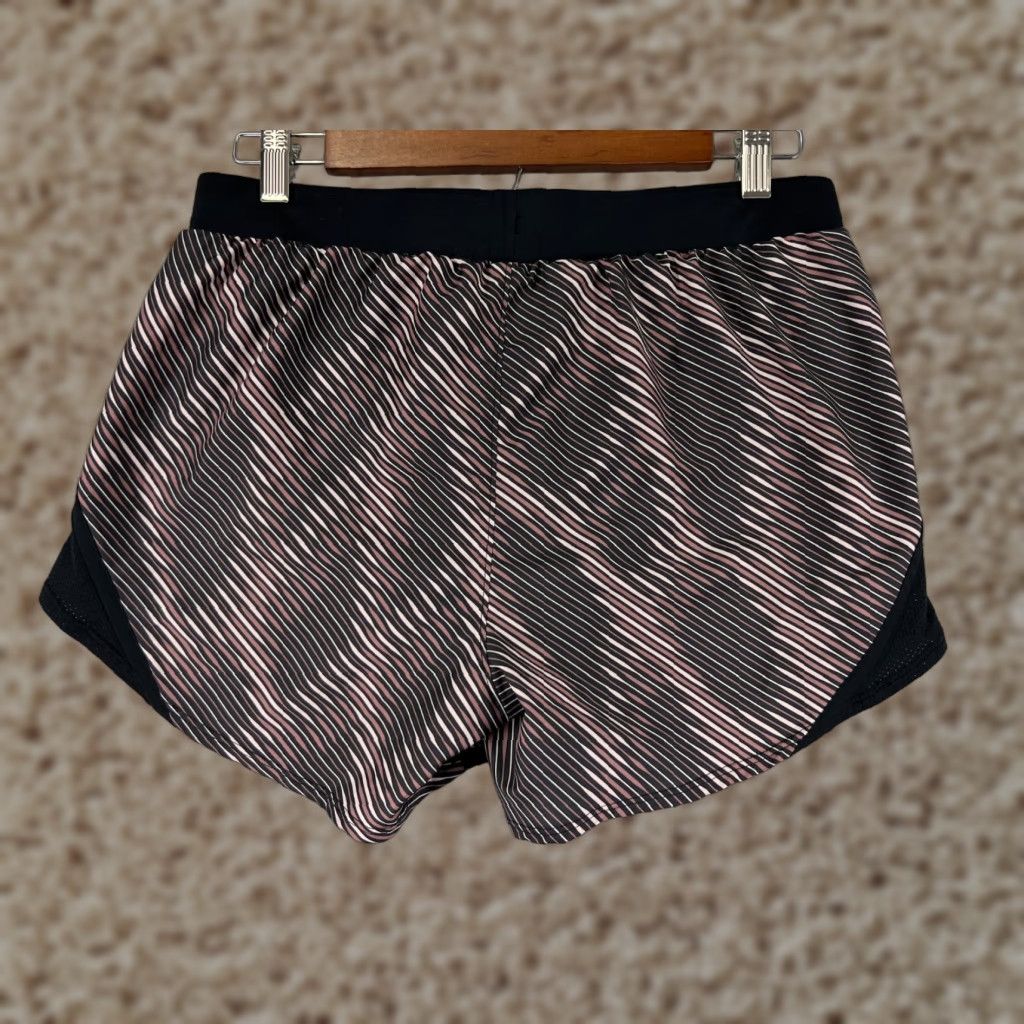 Under Armour Under Armour Shorts Womens M Pink Black Striped Running Jogging Polyester Athletic Breathable Quick Dry 100% Polyester Womens Shorts Size 32" / US 10 / IT 46 - 1 Thumbnail