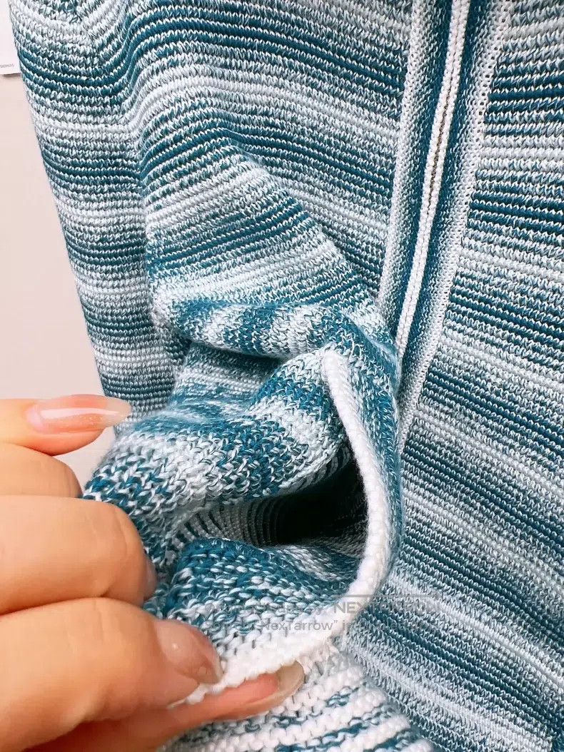 Loro Piana Loro Piana Navy and White Gradient Striped Crewneck Knit S Size XS / US 0-2 / IT 36-38 - 6 Thumbnail
