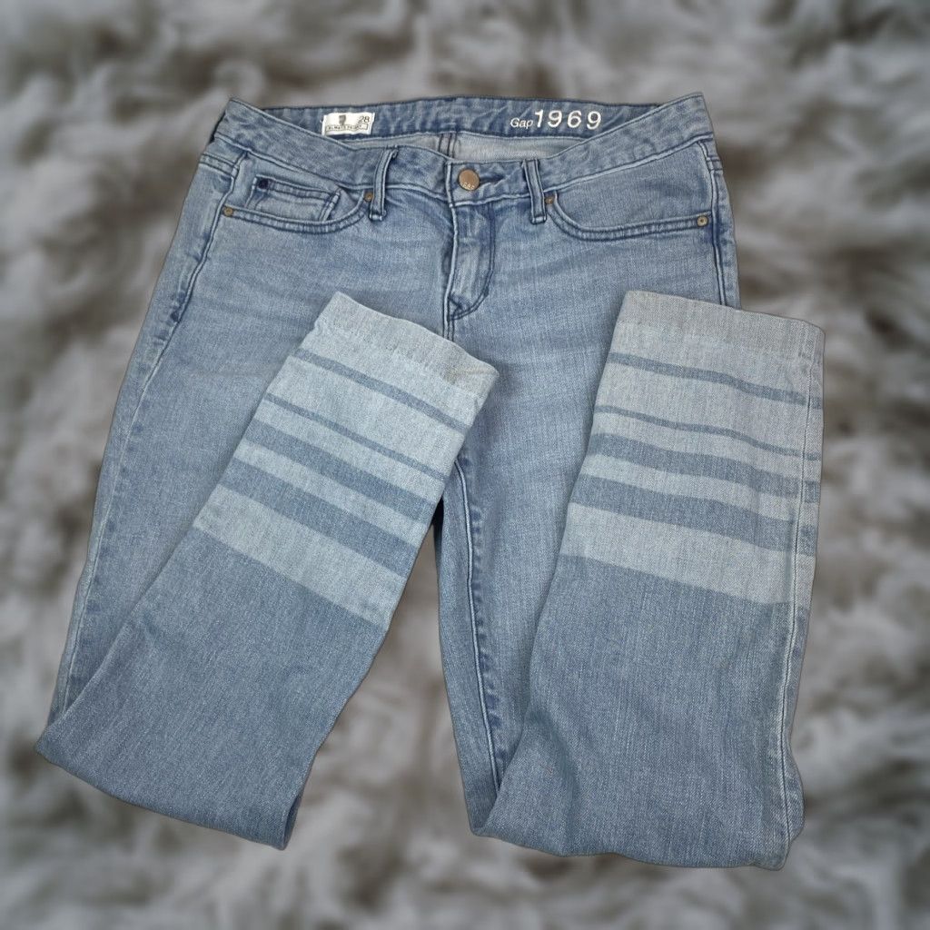 Gap VINTAGE Gap 1969 Jeans Juniors Womens Always Skinny Size 28 Low Rise Light Wash Blue Denim Slim 5-Pocket Womens Jeans Size 28" / US 6 / IT 42 - 1 Thumbnail