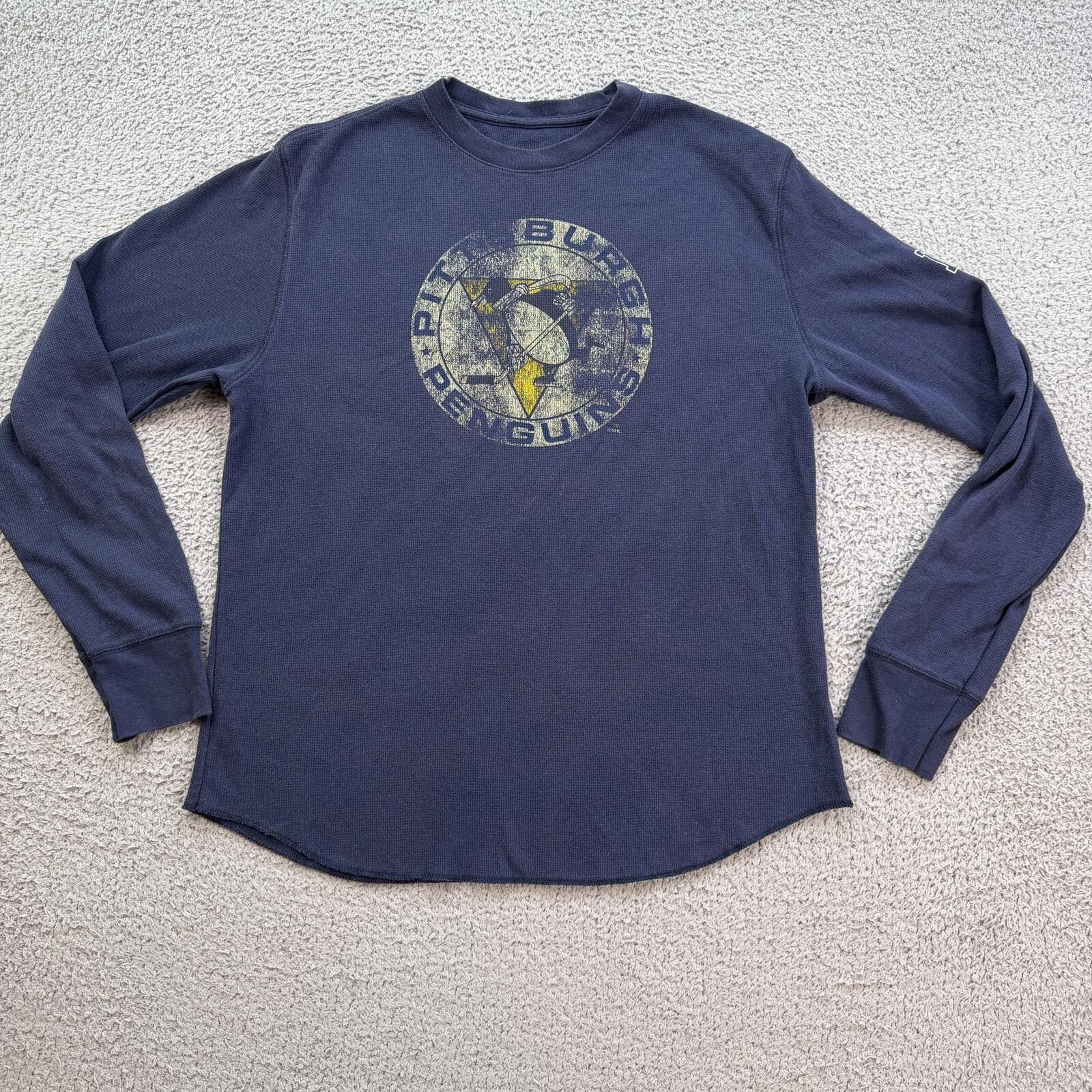 Other Vintage Pittsburgh Penguins 2011 Winter Classic Shirt NHL S Size US S / EU 44-46 / 1 - 1 Thumbnail