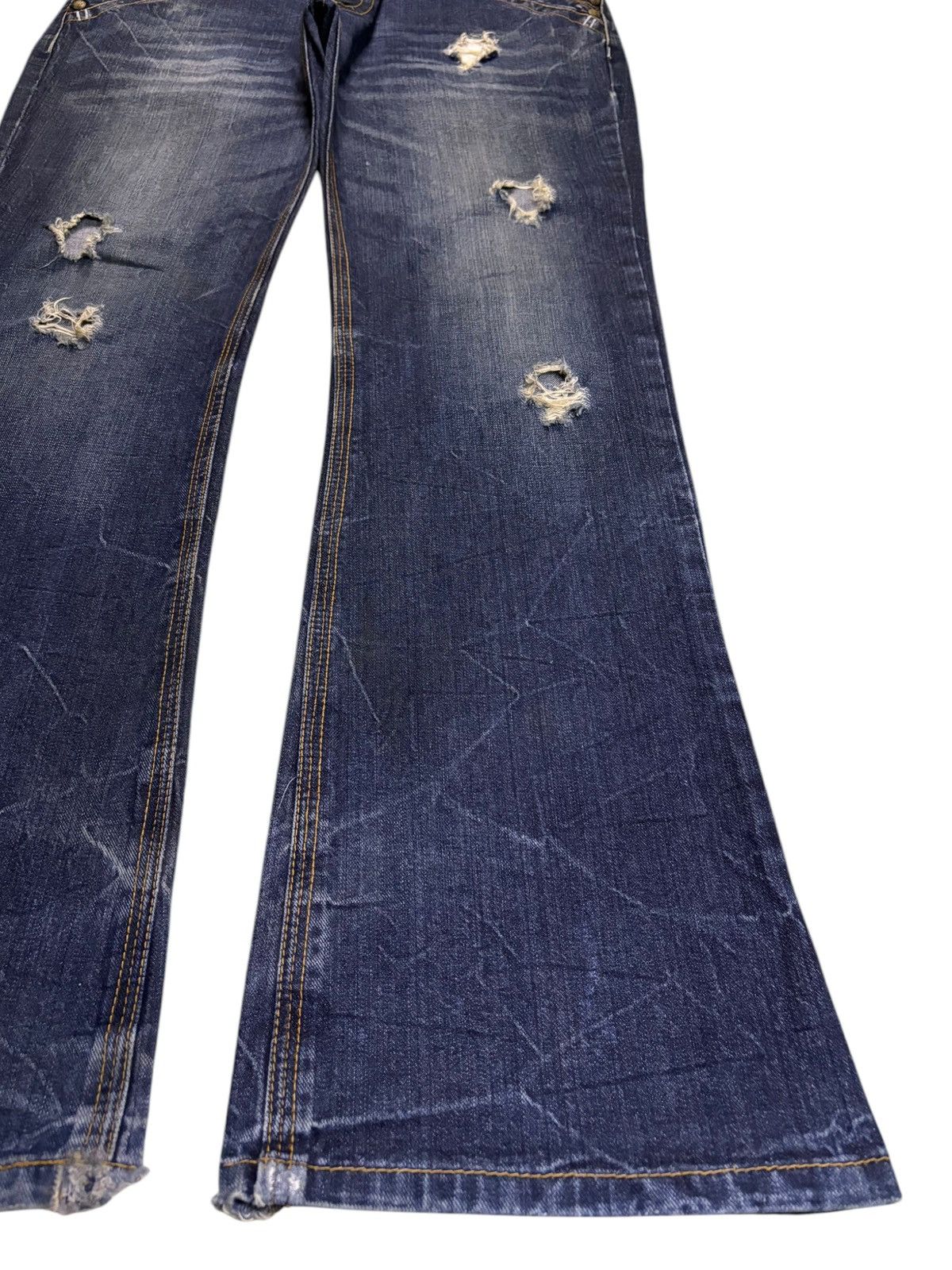 Japanese Brand Vintage Japanese Brand Mud Wash Distressed Flare Jeans Size 34" / US 12 / IT 48 - 7 Thumbnail