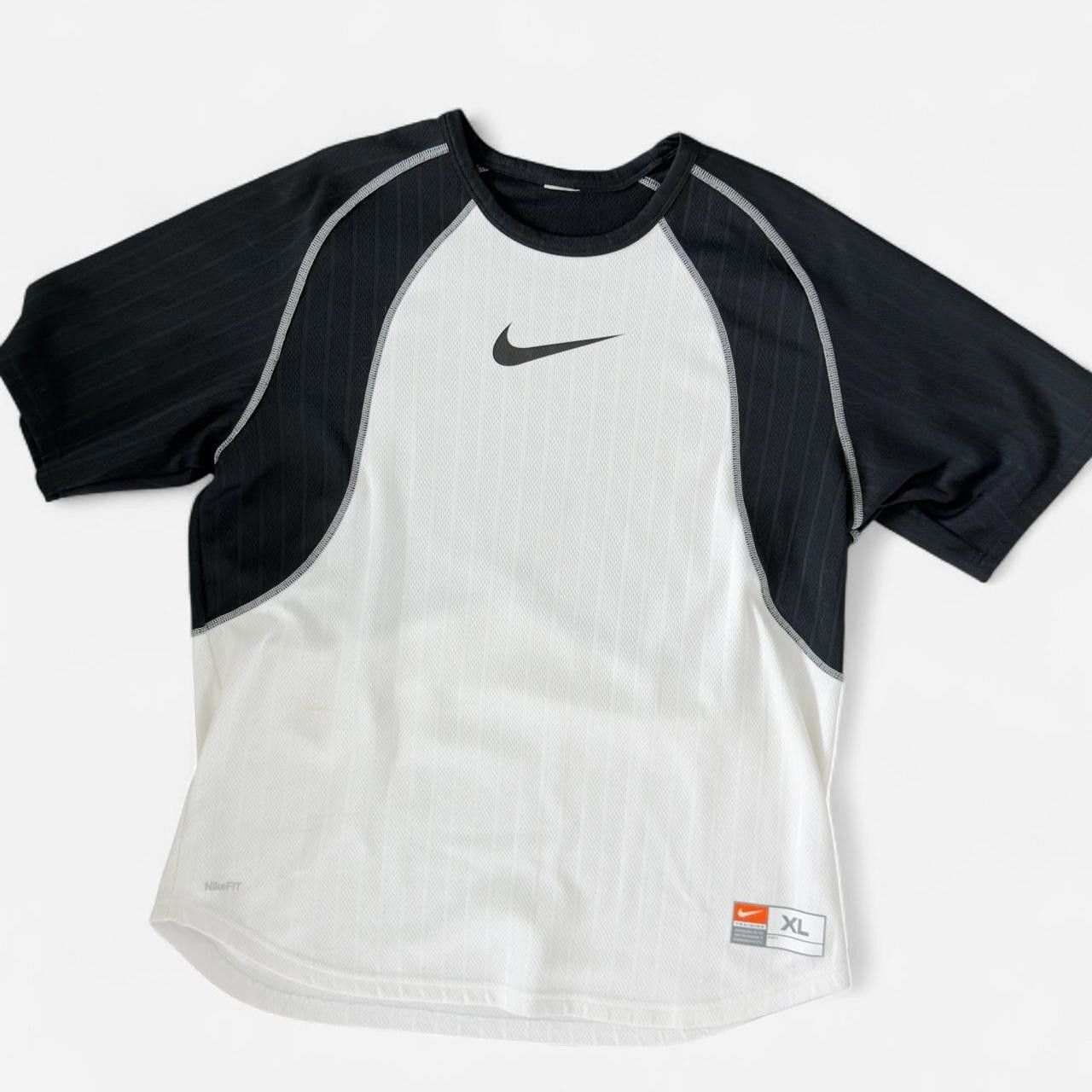 Nike Nike Men's white black T-shirts Size US XL / EU 56 / 4 - 1 Thumbnail