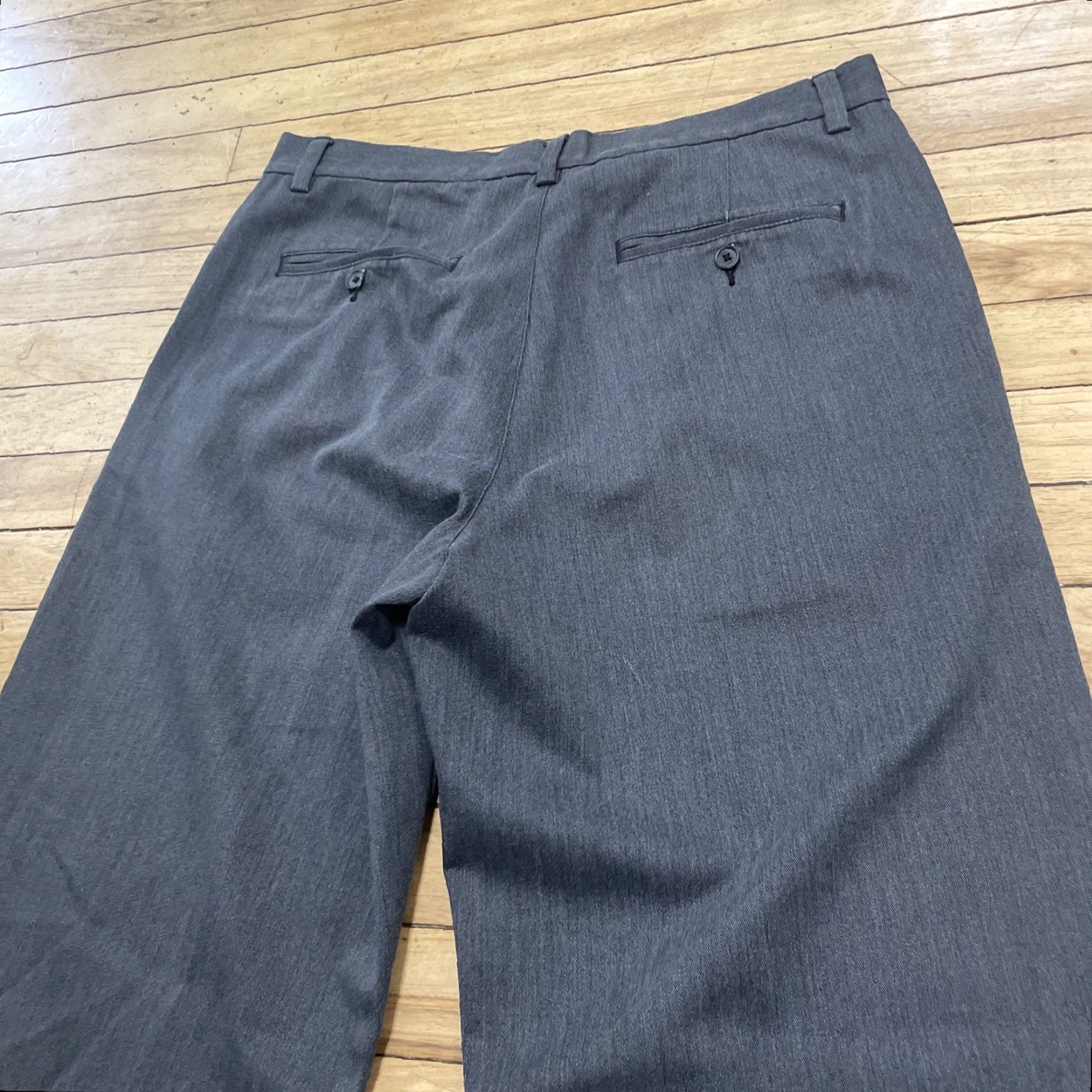 Old Navy VINTAGE NAVY Regular Fit Super Khakis Pants Men 33x34 Gray Slate Flat Front Chinos Work Casual 2006 Mens Size US 33 - 7 Thumbnail