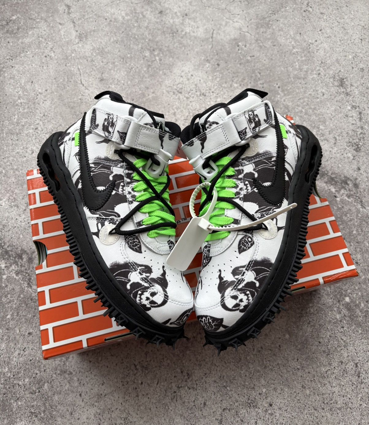 Nike × Off-White Nike x Off-White Air Force 1 Mid “Graffiti” US7 Size US 7 / EU 40 - 1 Thumbnail