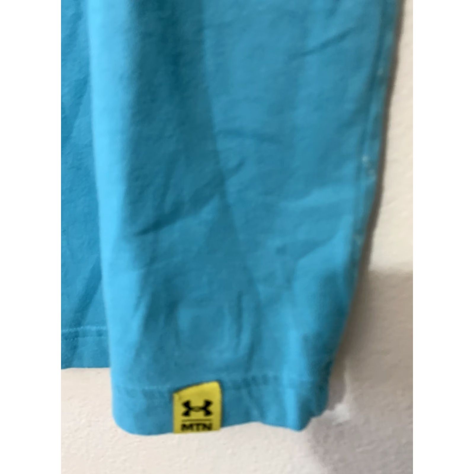 Under Armour Womens Under Armour MTN Turquoise Graphic Logo Fitted T-Shirt Sz Small Aqua Size S / US 4 / IT 40 - 4 Thumbnail