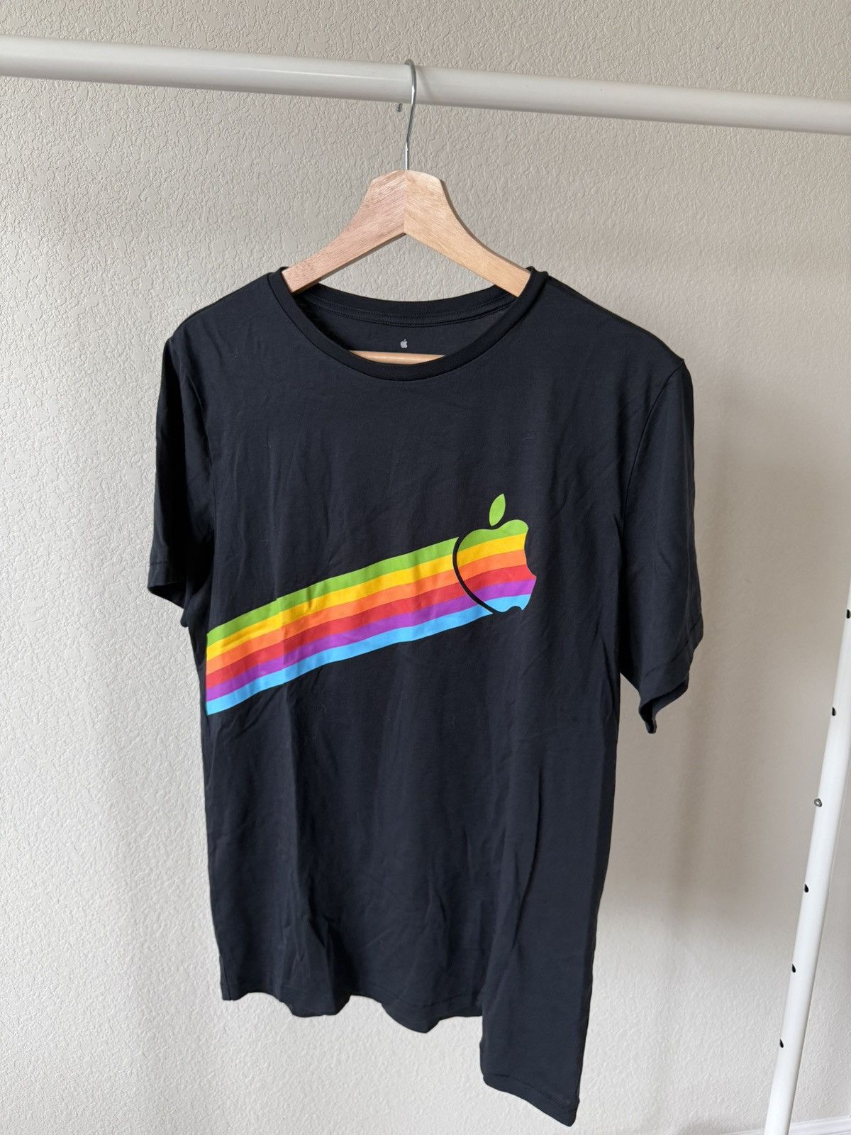 Apple Rainbow Stripe T-shirt Size US M / EU 48-50 / 2 - 1 Thumbnail