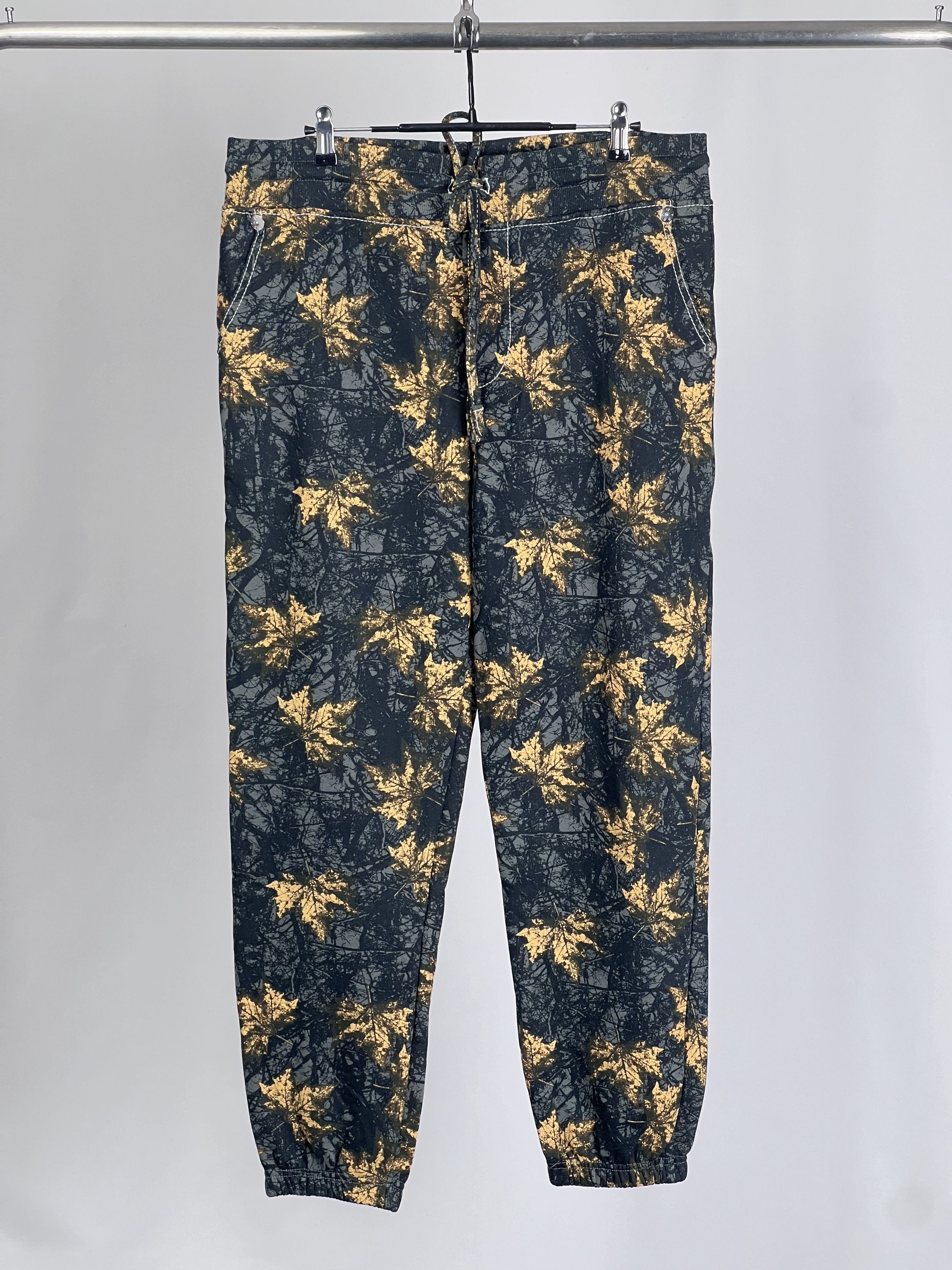 True Religion BRAND NEW BIG T LEAF CAMO LOGO JOGGER SIZE L Size US 34 / EU 50 - 4 Thumbnail