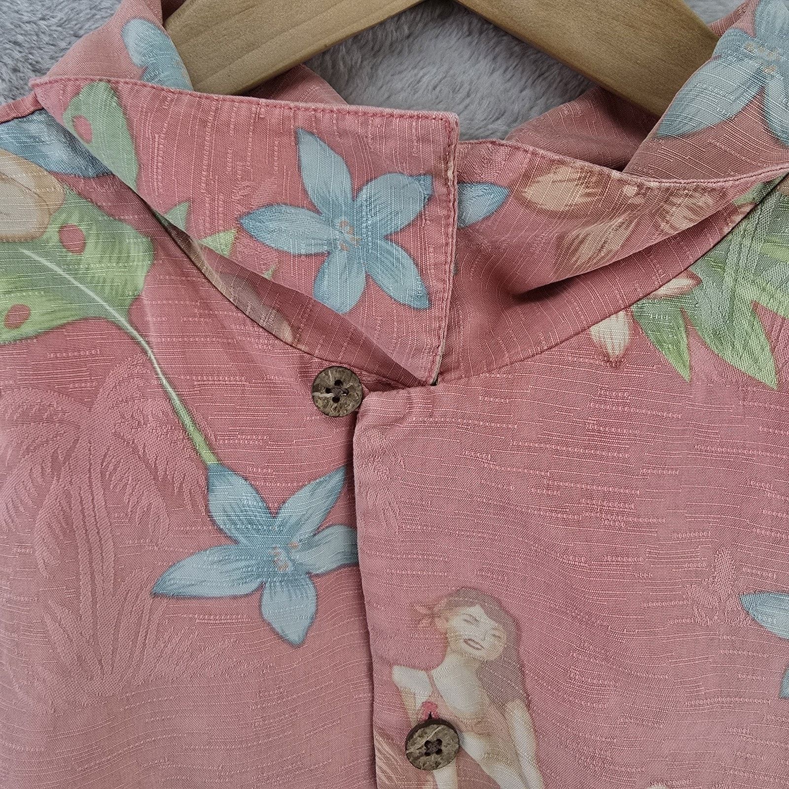 Tommy Bahama Tommy Bahama Large Silk Hawaiian Shirt Pinup Girl Coral Size US L / EU 52-54 / 3 - 3 Thumbnail
